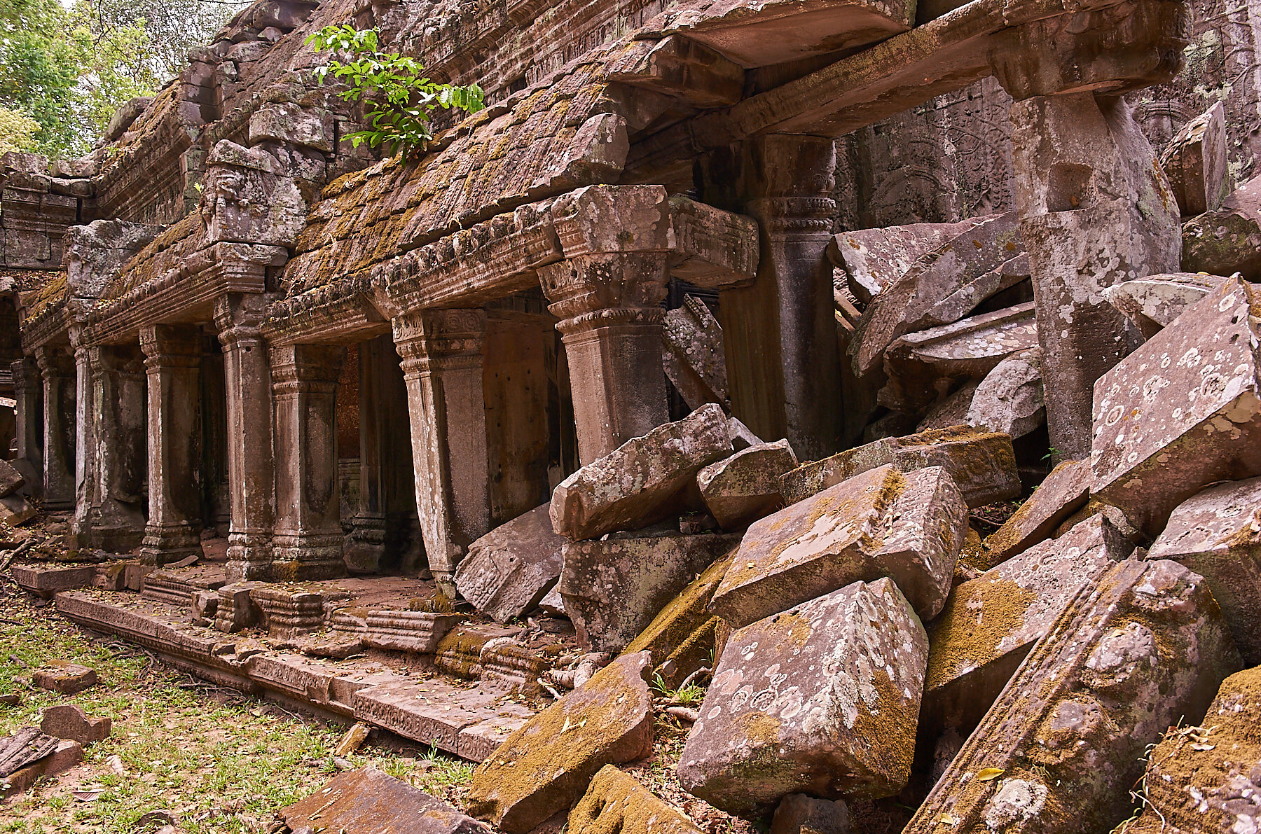 2012_April_13-Angkor Wat-0710.jpg