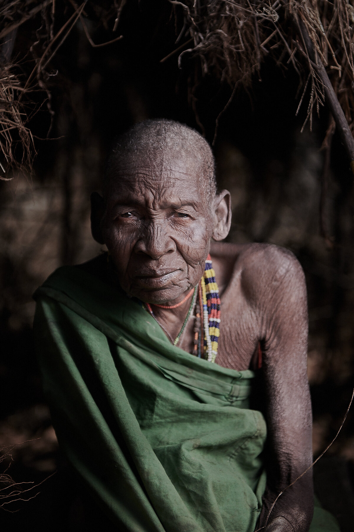 Hadzabe chief's wife, lake Eyasi, Tanzania