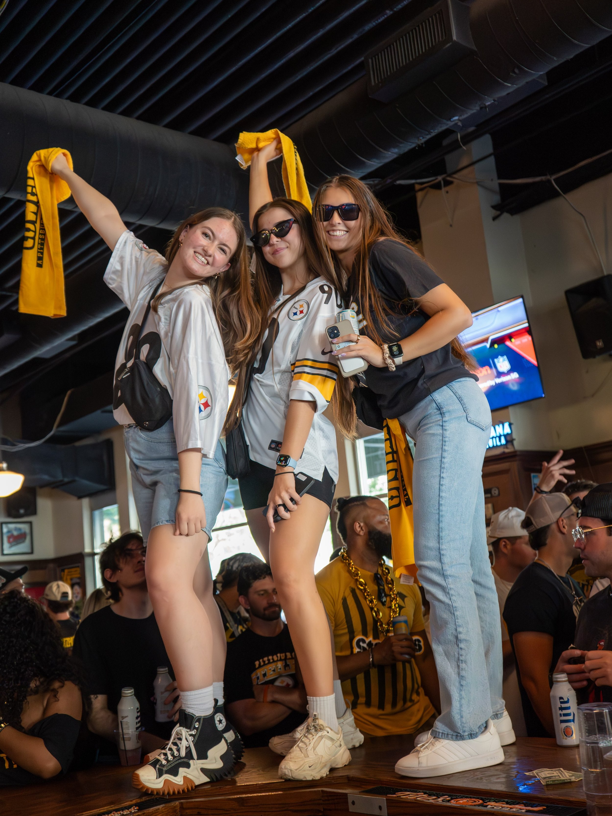 Happy Steelers Sunday, Pittsburgh! See yinz soon! 
#mcfaddens #mcfaddenspitt #mcfaddyinz #412 #sundayfunday