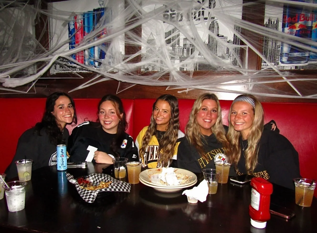 Sunday Funday? See yinz there! 
#mcfaddens #mcfaddenspitt #mcfaddyinz #pittsburghsteelers #412