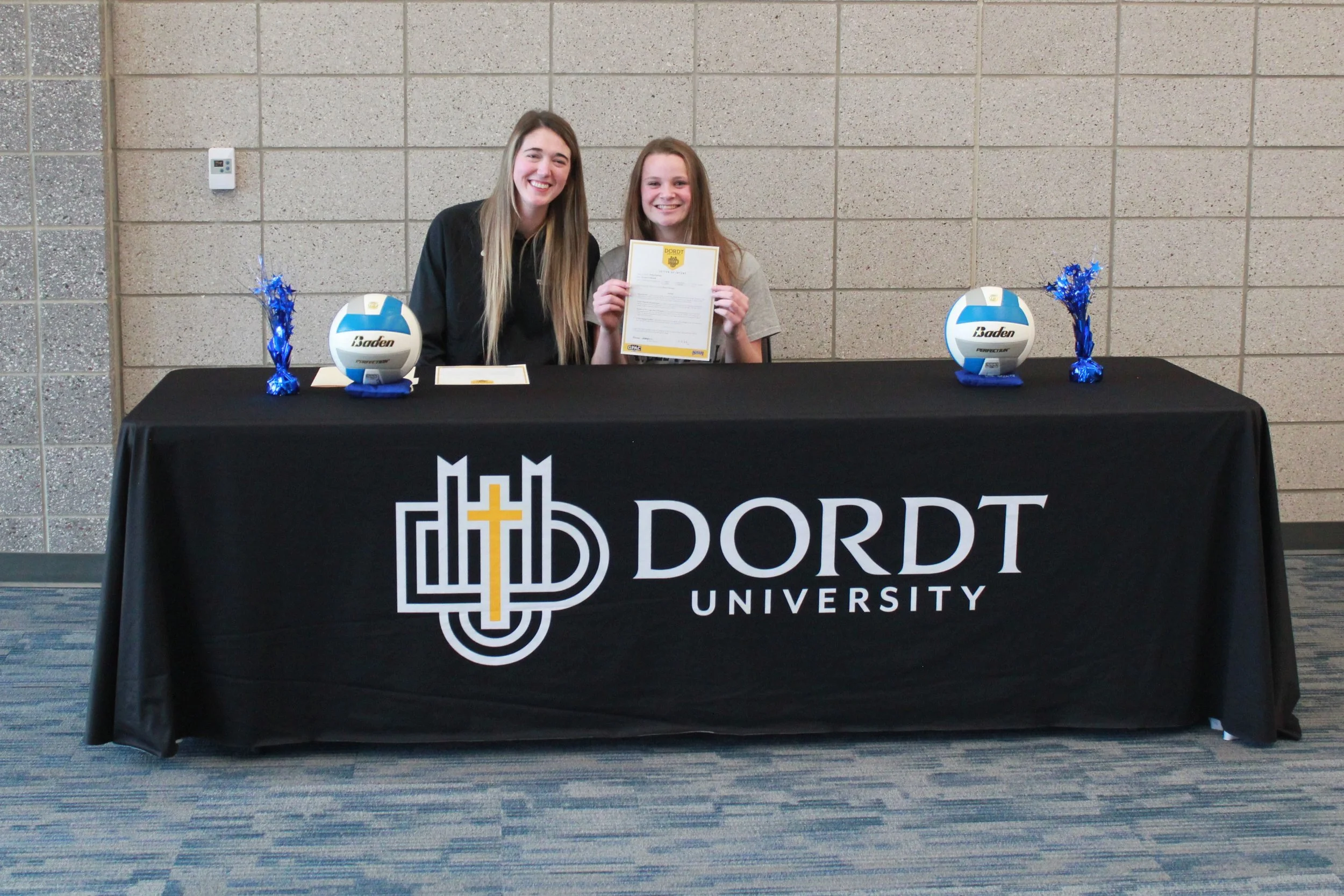 SFLS Senior Emma Stubkjaer Signs Letter of Intent to Play Volleyball at Dordt  University — Sioux Falls Lutheran School