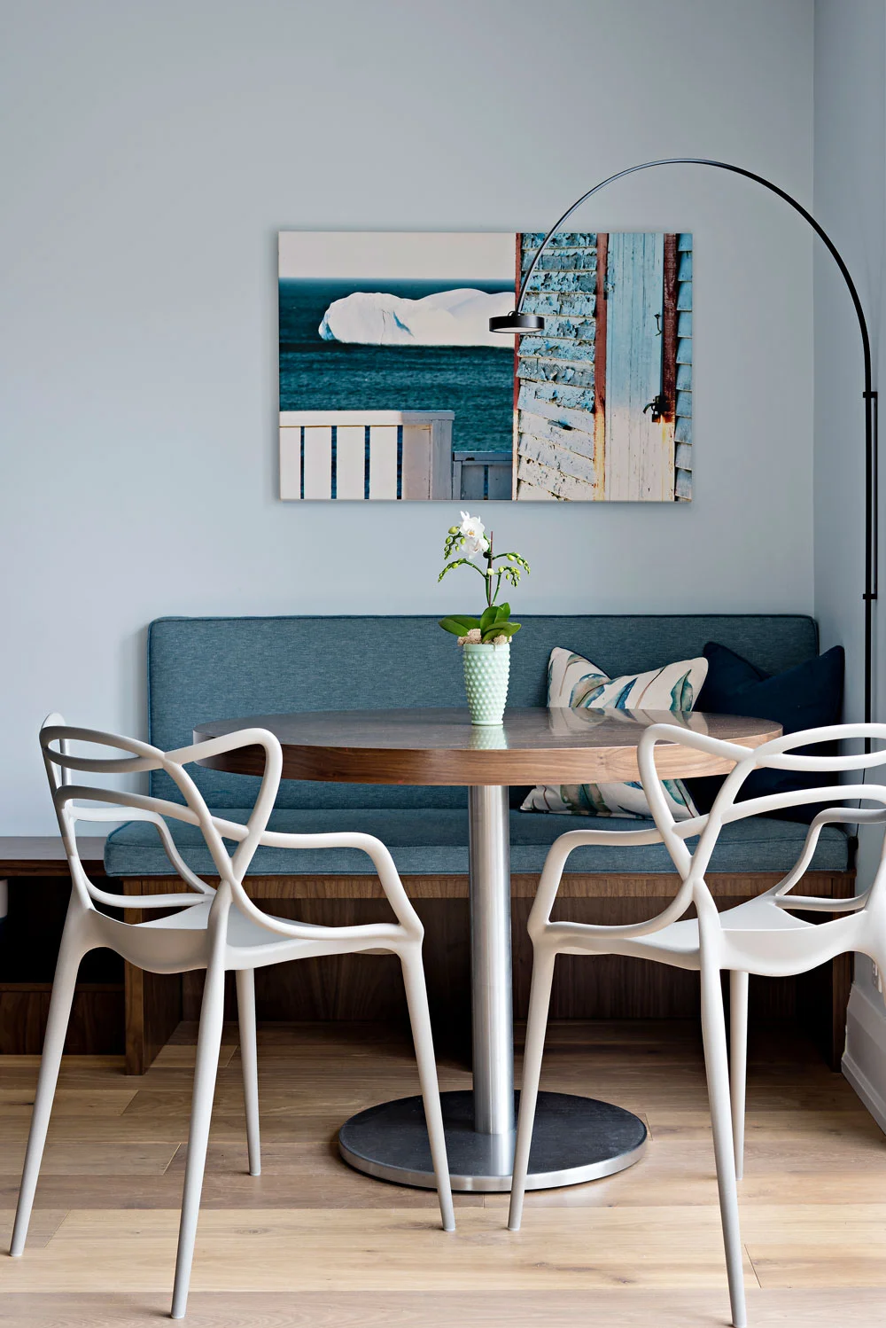 breakfast-nook-built-in-banquette.jpg