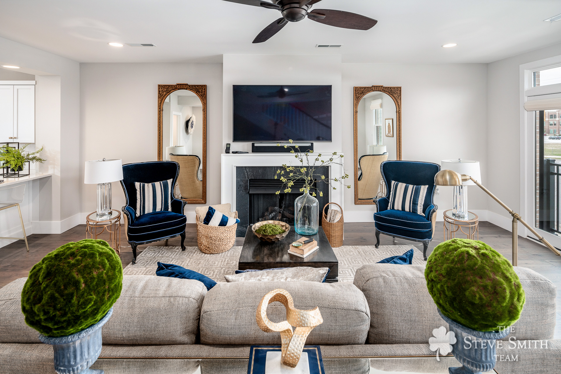 6 Living Room 2.jpg