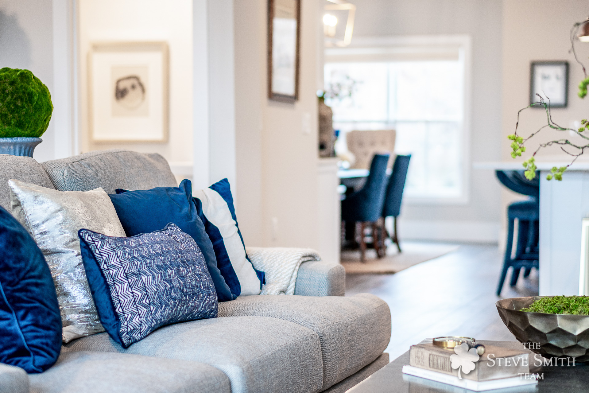 9 Living Room 6.jpg