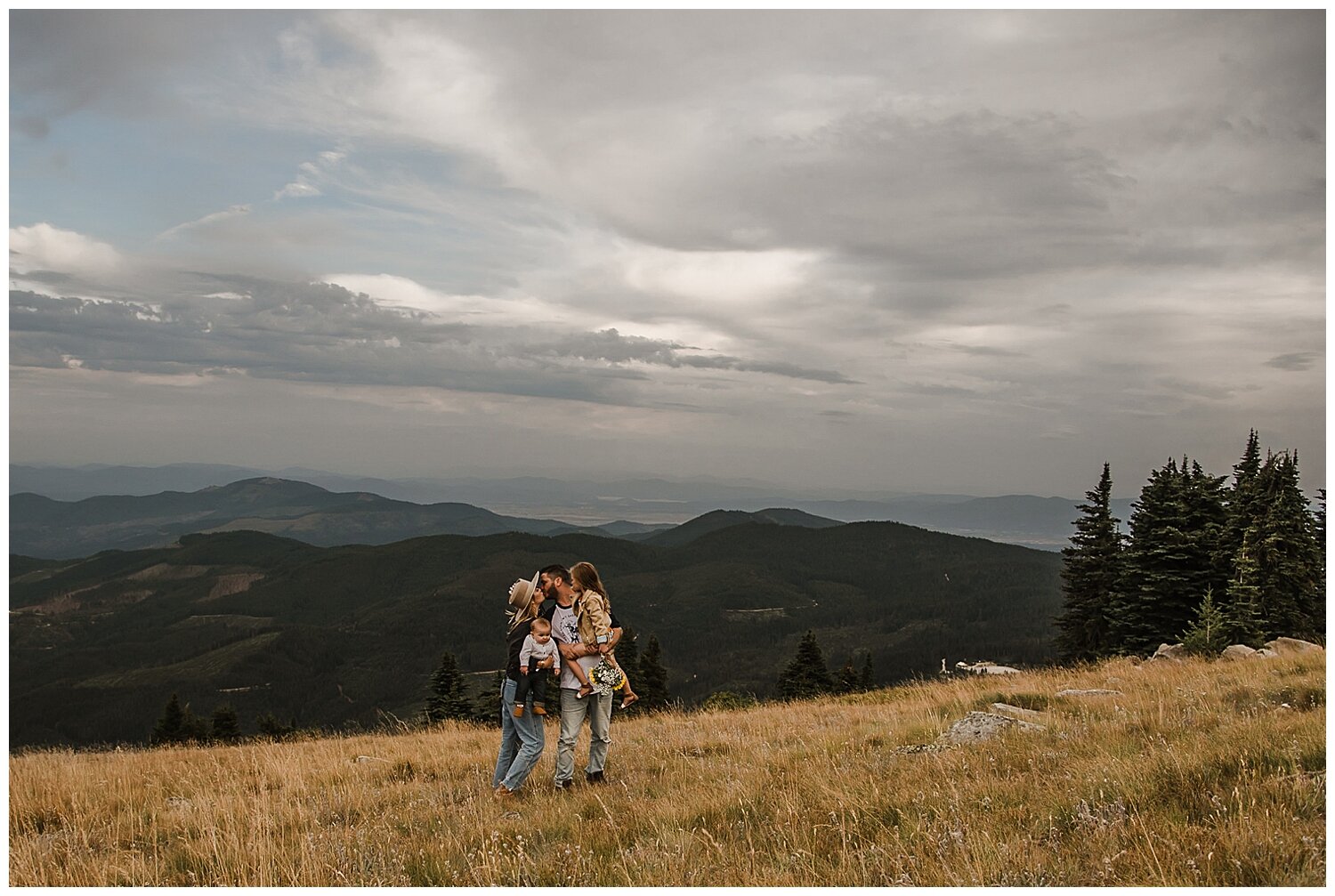 Briena and Travis' Couples Session Mt Spokane - PNW Wedding Photographer-00001.jpg