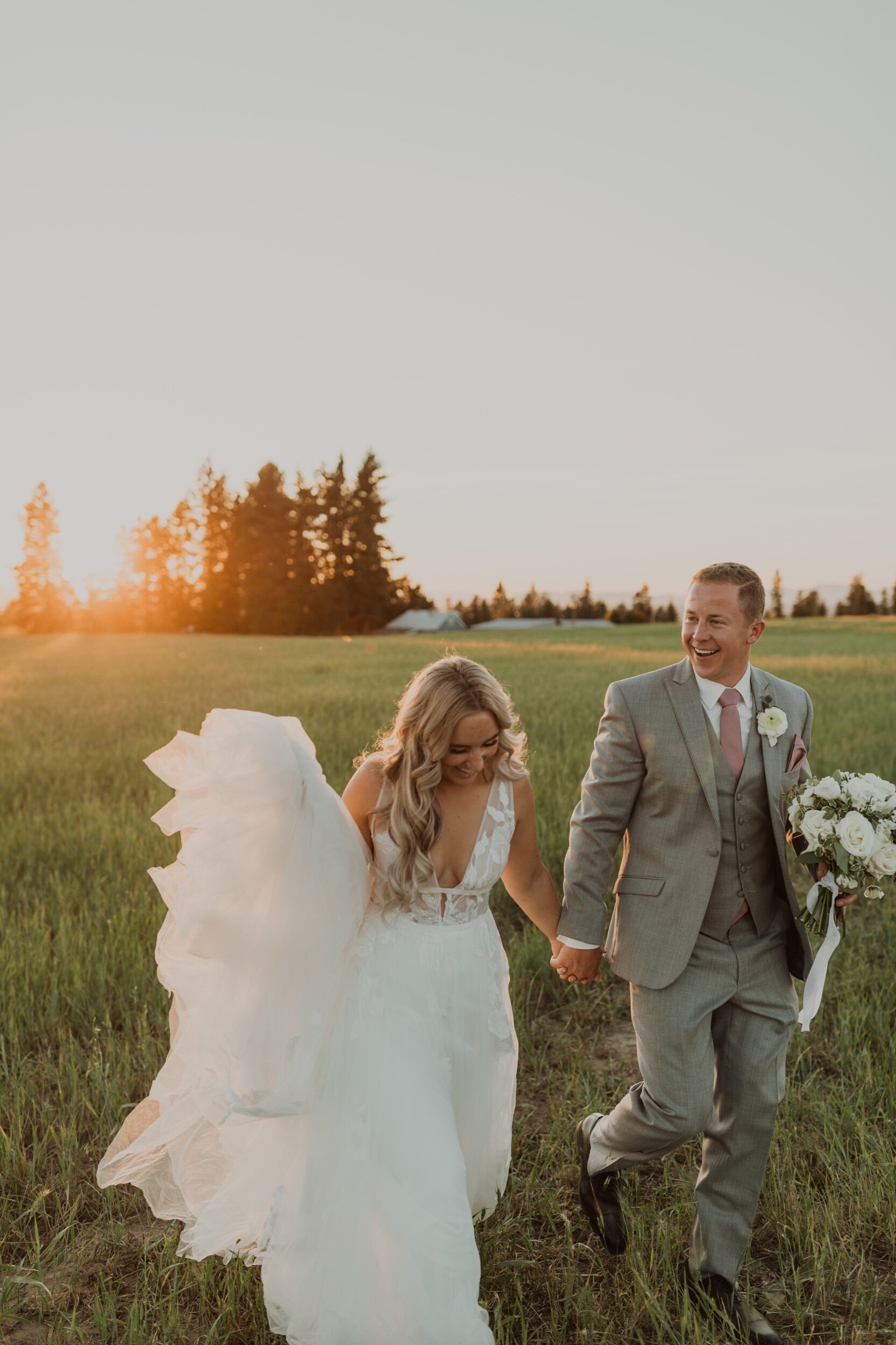 Spokane-Wedding-Photographer-Bailey-Riley-Photo-Farmhouse-Greenbluff-Liebertz-15.jpeg