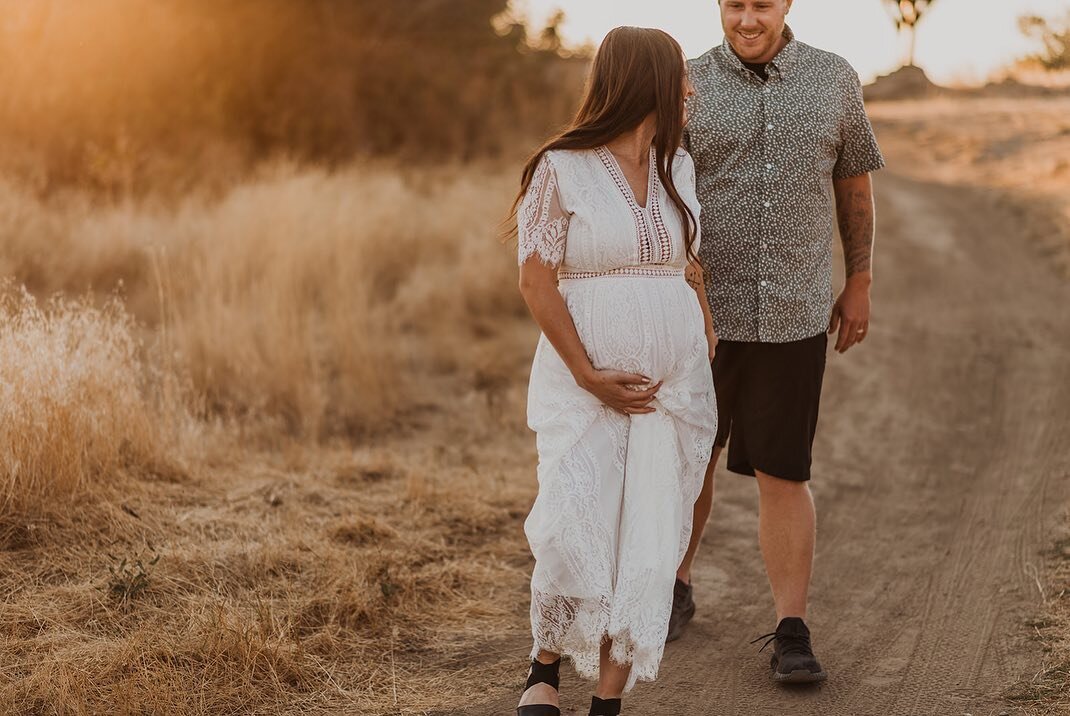 UPDATE: 2 mini sessions left for this Sunday 4/25!!!

Blessing your feed with my hot BFF while she was pregnant last summer to inform you all I have 3 mini session slots left for my Cherry Blossom minis 🔥🤘🏼 

Cherry Hill up on greenbluff 
This Sun