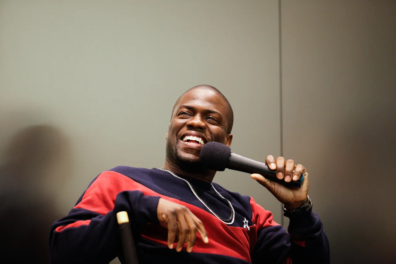  Kevin Hart at The Apple Store SOHO 