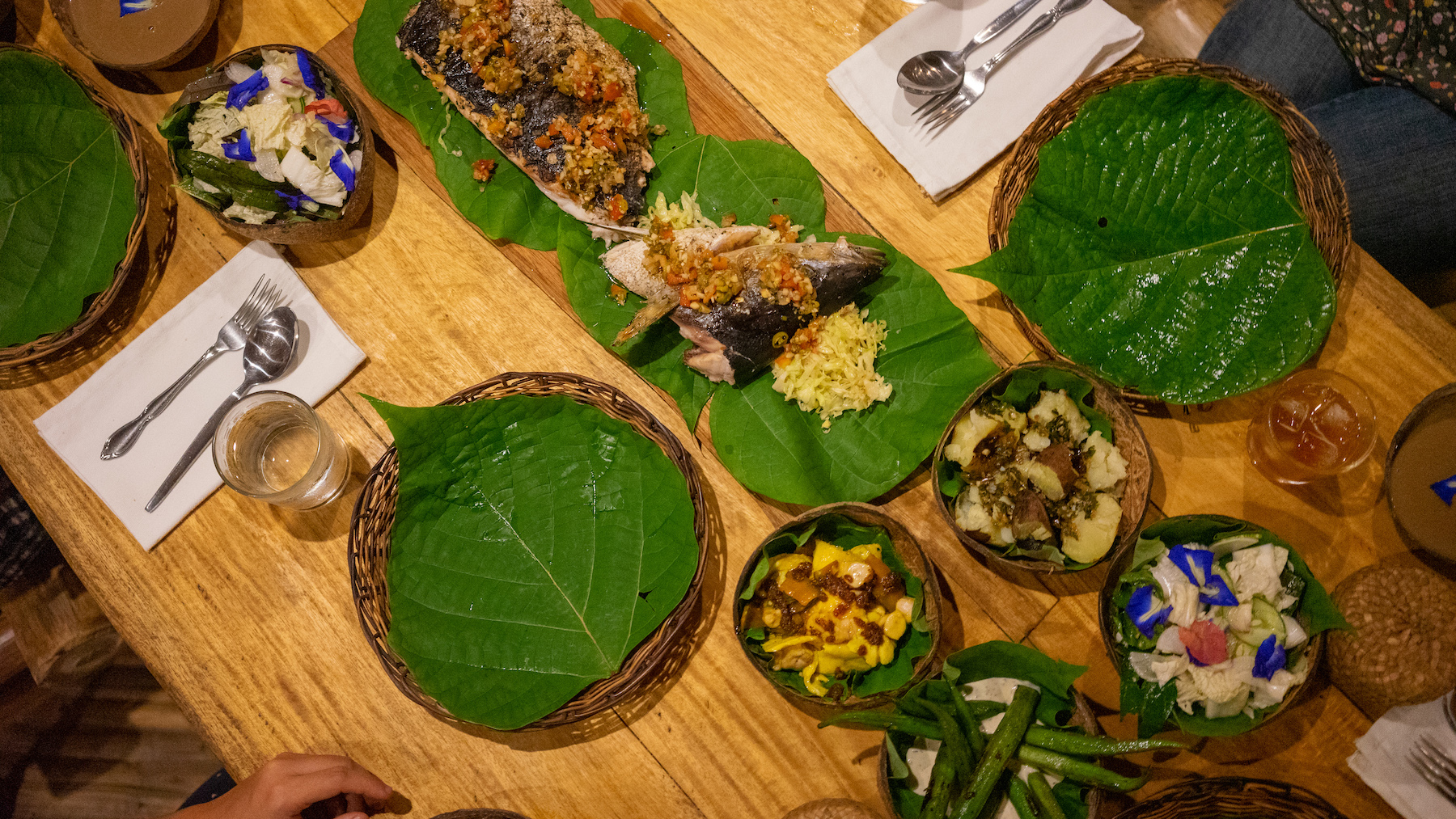 Alpas Antique Dinner Family Style