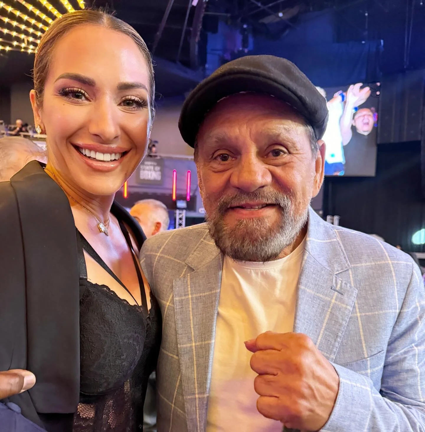 Ringside with the Legend @robertoduranbox Saturday night @thetheateratmsg for @patrickteixeiraboxing vs. @xander.zayas 🥊