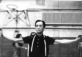 Master Lee Shiu Pak practicing his form in class at the Montreal Tai Chi Chuan Society.