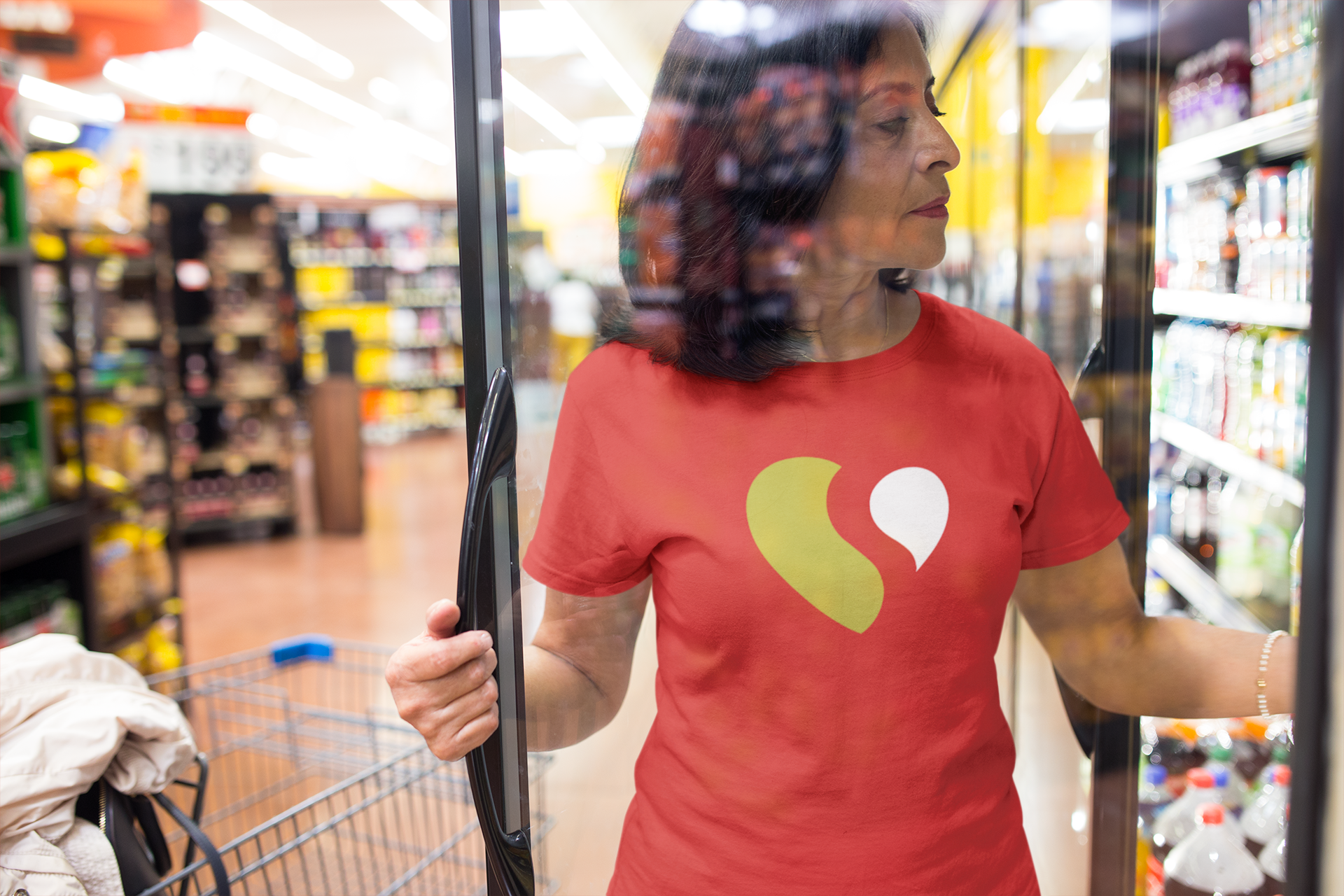 lady-wearing-a-tshirt-mockup-at-the-supermarket-a20355-3.png