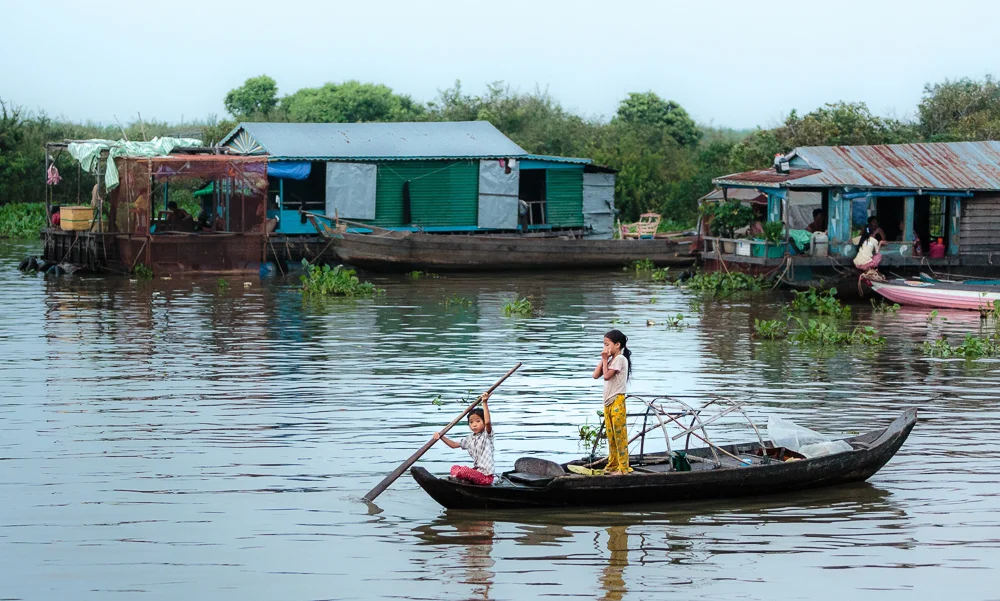 Lake children Tonle Sap, Cambodia
