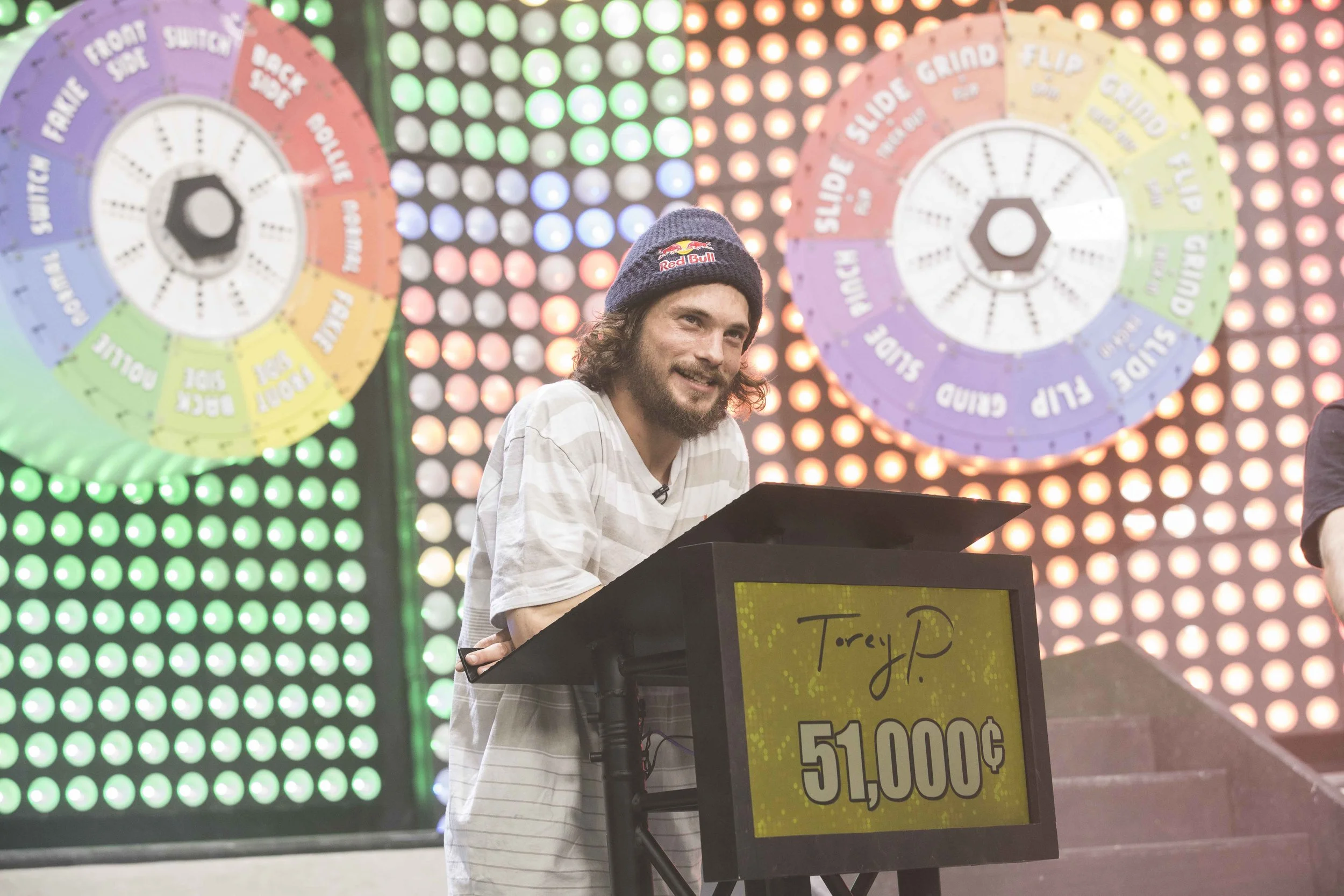 etn_fourwheelslive_02_ToreyPudwill_watchingReplay2_CrawfordPhoto.jpg