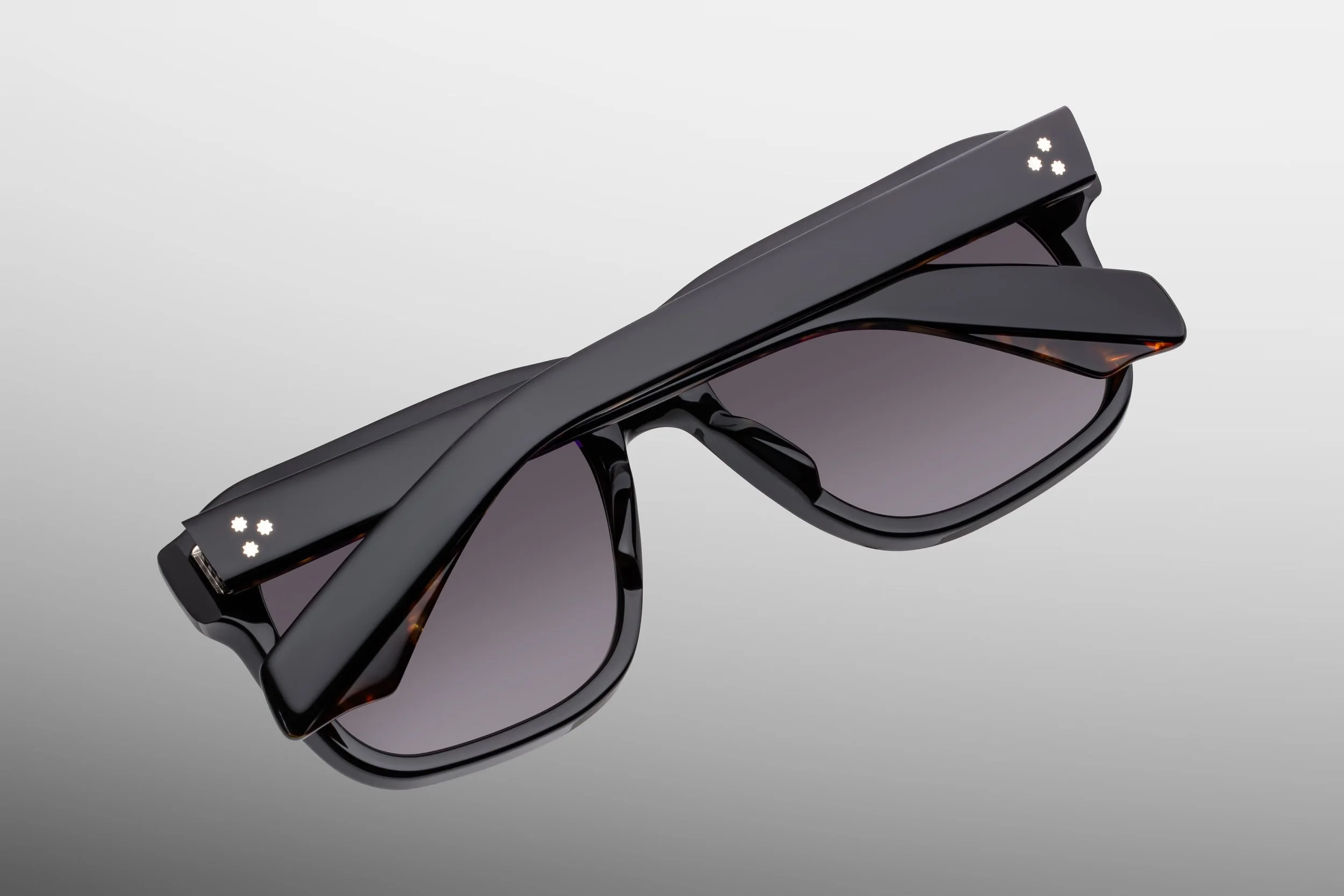 Yves_Noir11_Detail-2_Cropped_5377x3585_cuvsbi.jpeg