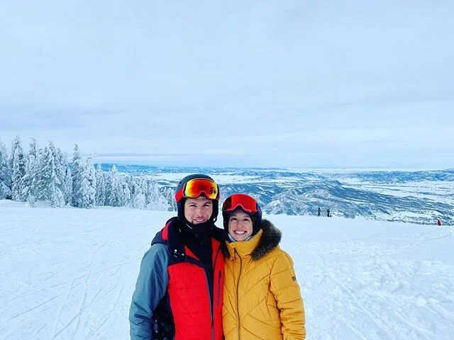 So glad @tommyfahey took me on this adventure back in January 🖤 and for him making me go down a black diamond when I was comfortable on the greens. I can&rsquo;t wait until we can get on a plane to go somewhere new, but in the meantime, I&rsquo;ll t