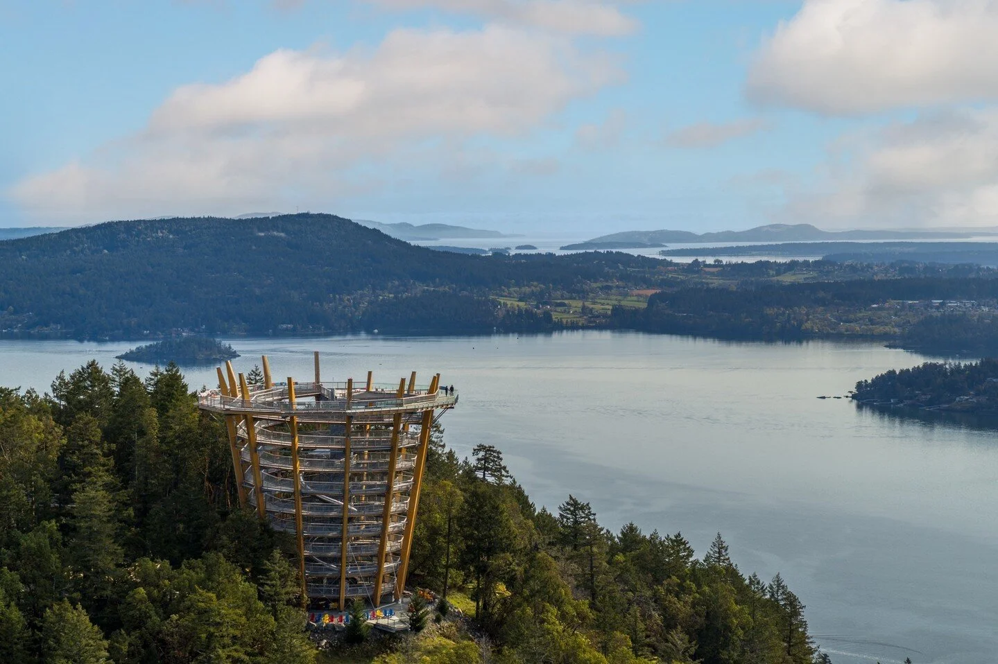 When we talk about building "ambitious" structures in "some of the most challenging conditions" we're not blowing smoke 😎⁠
⁠
⁠
Malahat Skywalk⁠
Malahat, BC⁠
⁠
@aspectengineers⁠
@westernarchrib⁠
@malahatskywalk⁠
#malahatskywalk #m