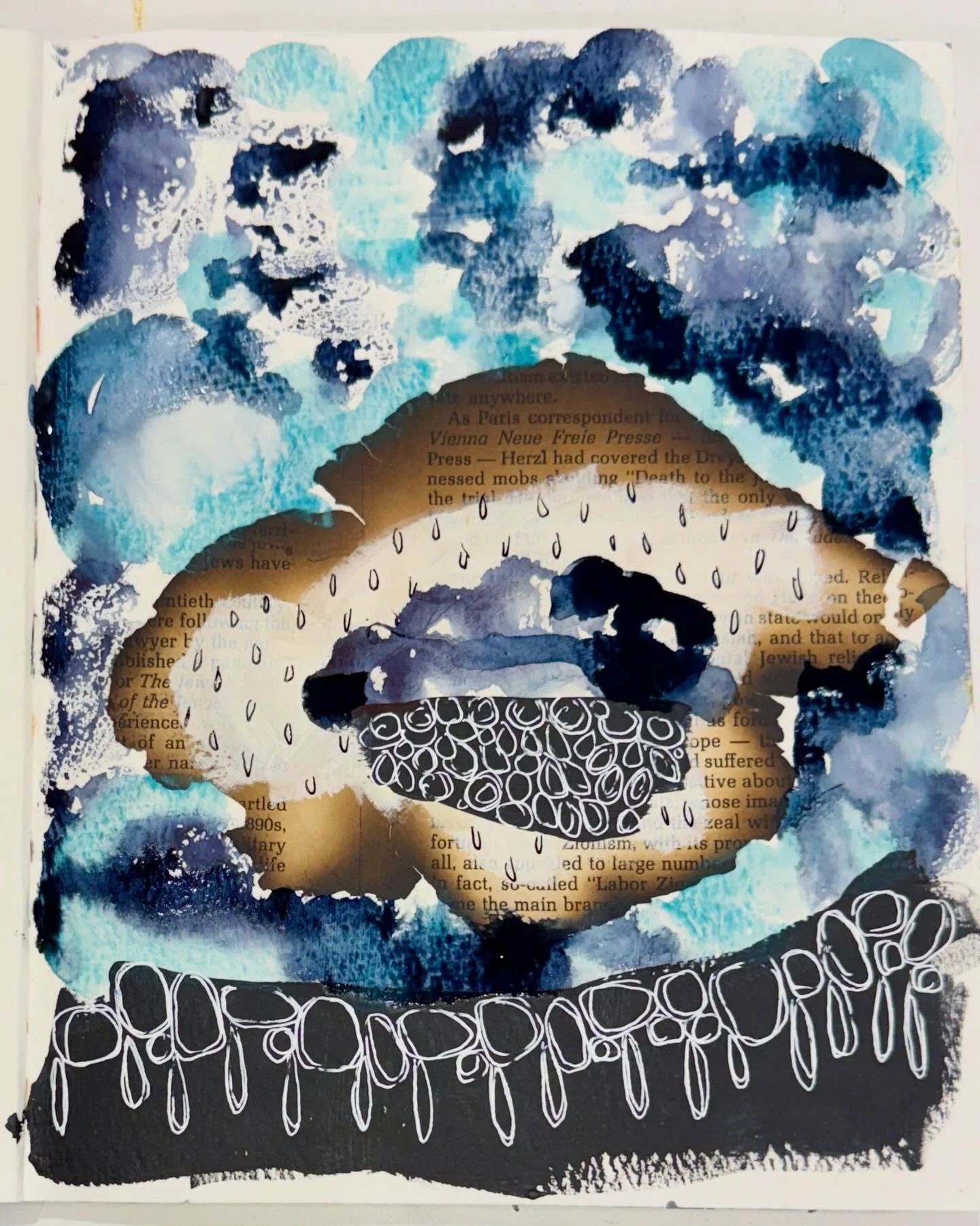 Now that my exhibition @poatina_arts is over I&rsquo;m getting back into a routine in the studio. 

To help I&rsquo;m doing the @art2life_world 25 day Creative Challenge. Basically is 20 mins of playing with paint in my art journals. 

As I was looki