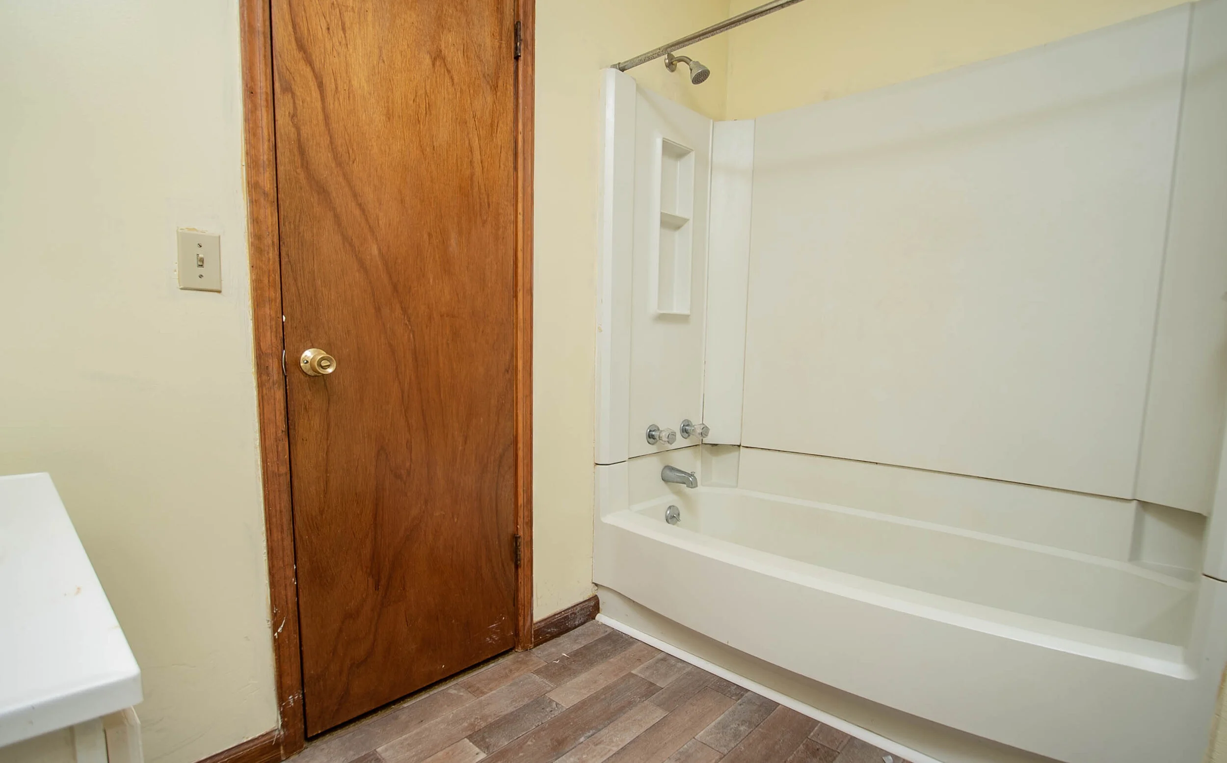 Downstairs Bathtub.jpg