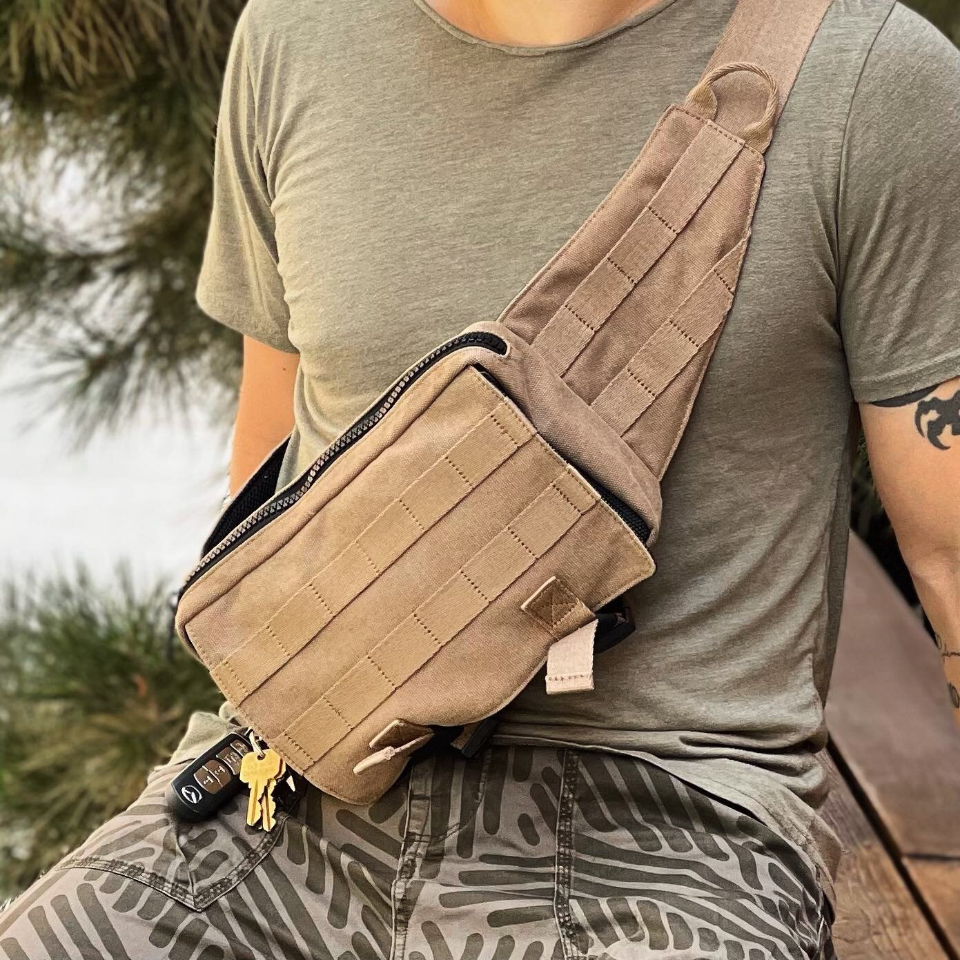 Ready to travel.
.
.
.
.
.
#evermoregear #sling #unisexbag #utilitarian #molle #webbing #functionalbag #militarystyle #mensbag #slingbag #travelbag #evermore #bag #rugged #style