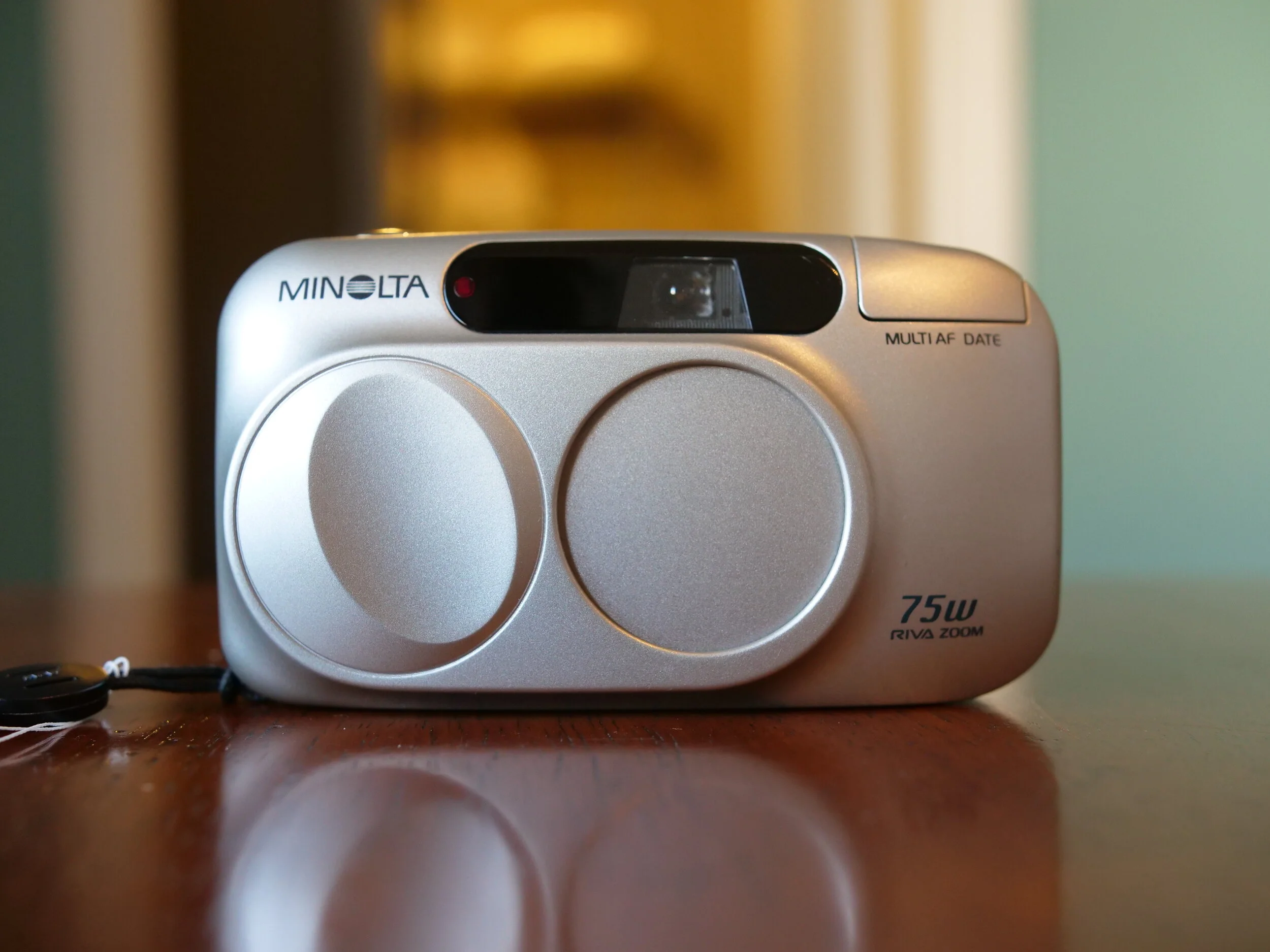 Minolta Riva Zoom 75w