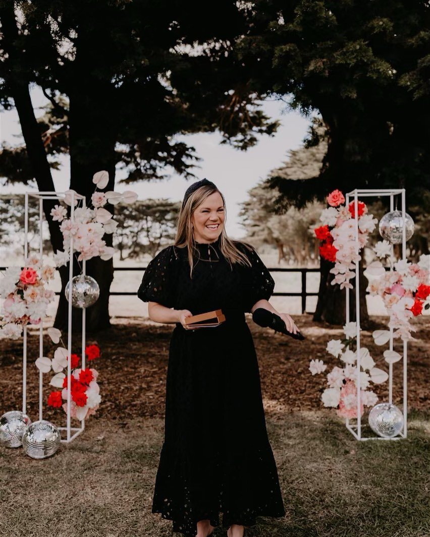 ~ squinty eyes and a big smile ~

Yup that&rsquo;s me&hellip; I look like this at every wedding&hellip; it means I am super duper happy. My face shows how I am feeling and I can&rsquo;t hide it (the flip side looks rather different!!)

Big love and t