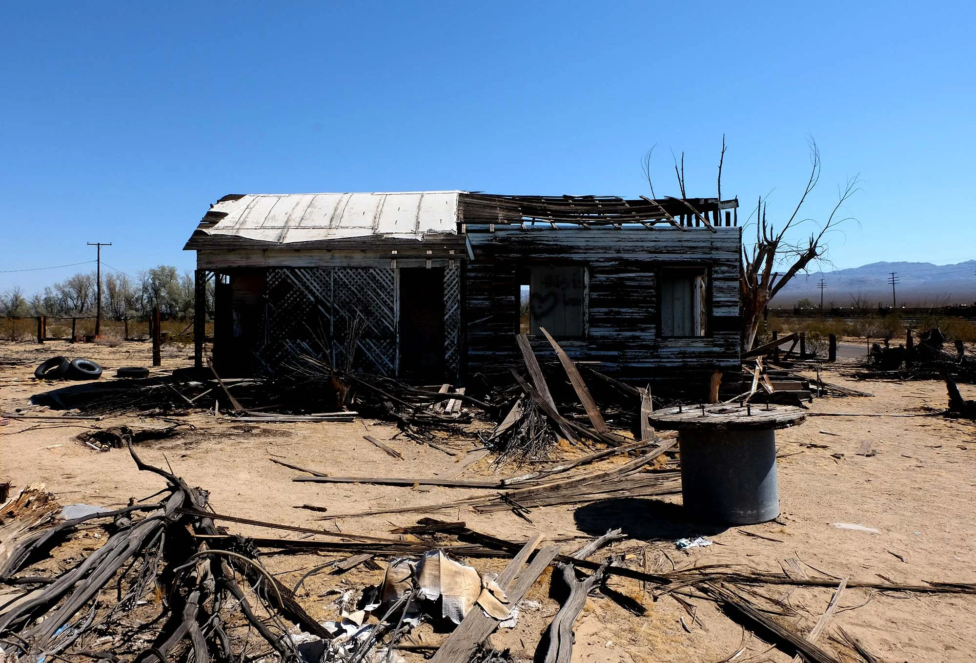 ABANDONED HUT DESERT 2.jpg