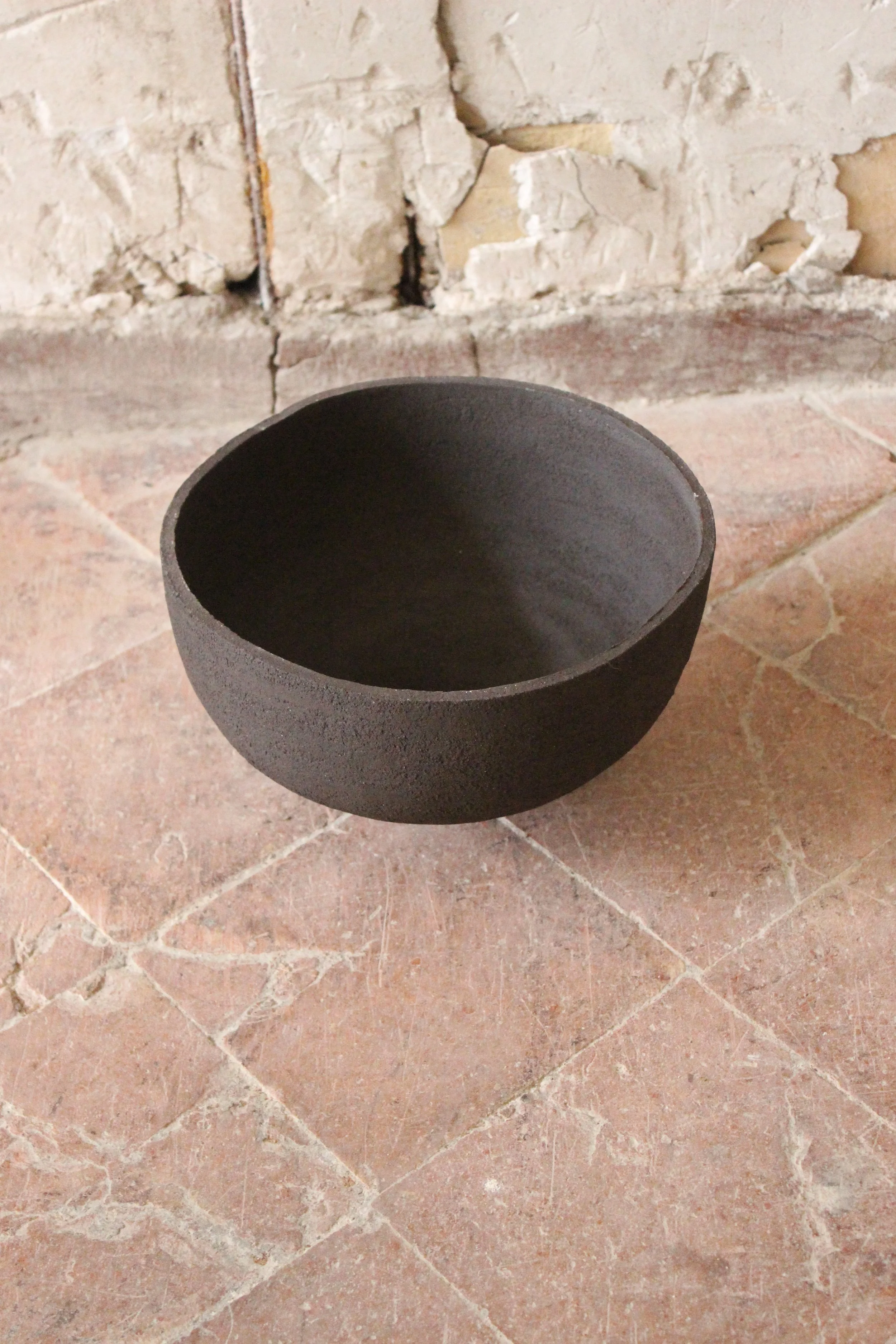 Vase en grès noir chamotté Studio Enoia Doux Août