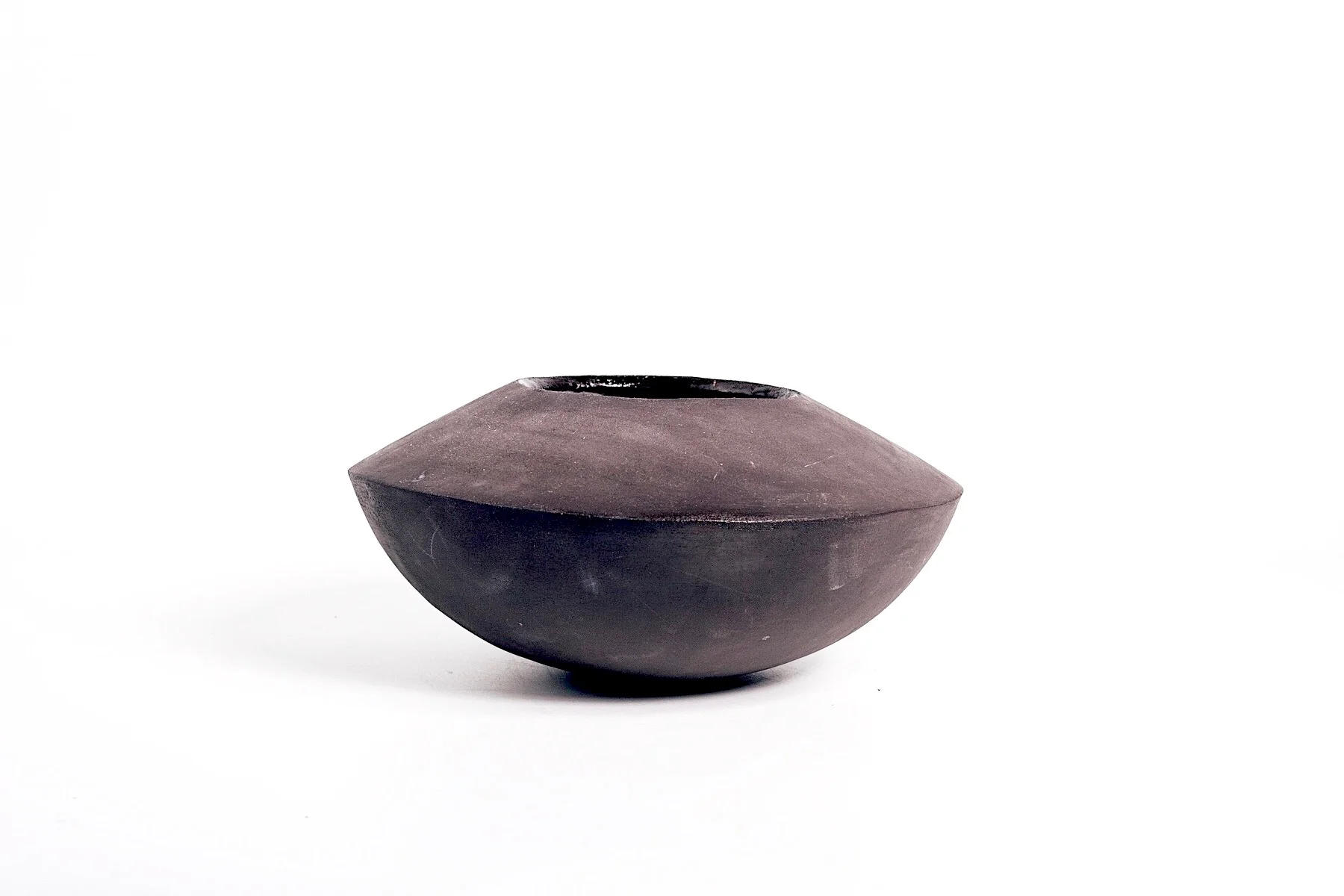 4_Planter-roundbottom-schwarz-klein-1.jpg