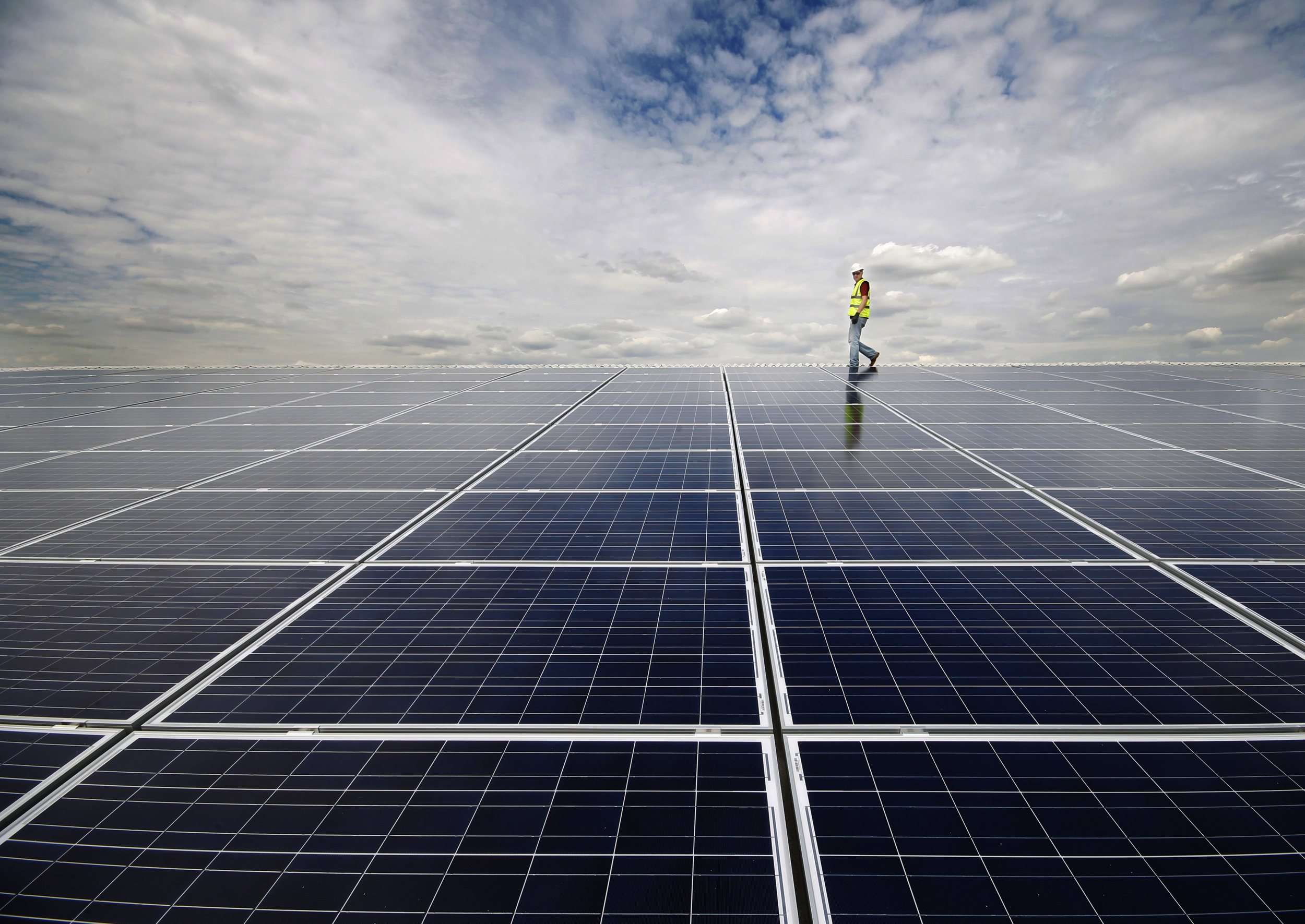 84 kWp PV system on metal roof at Broadwater Farm.jpg