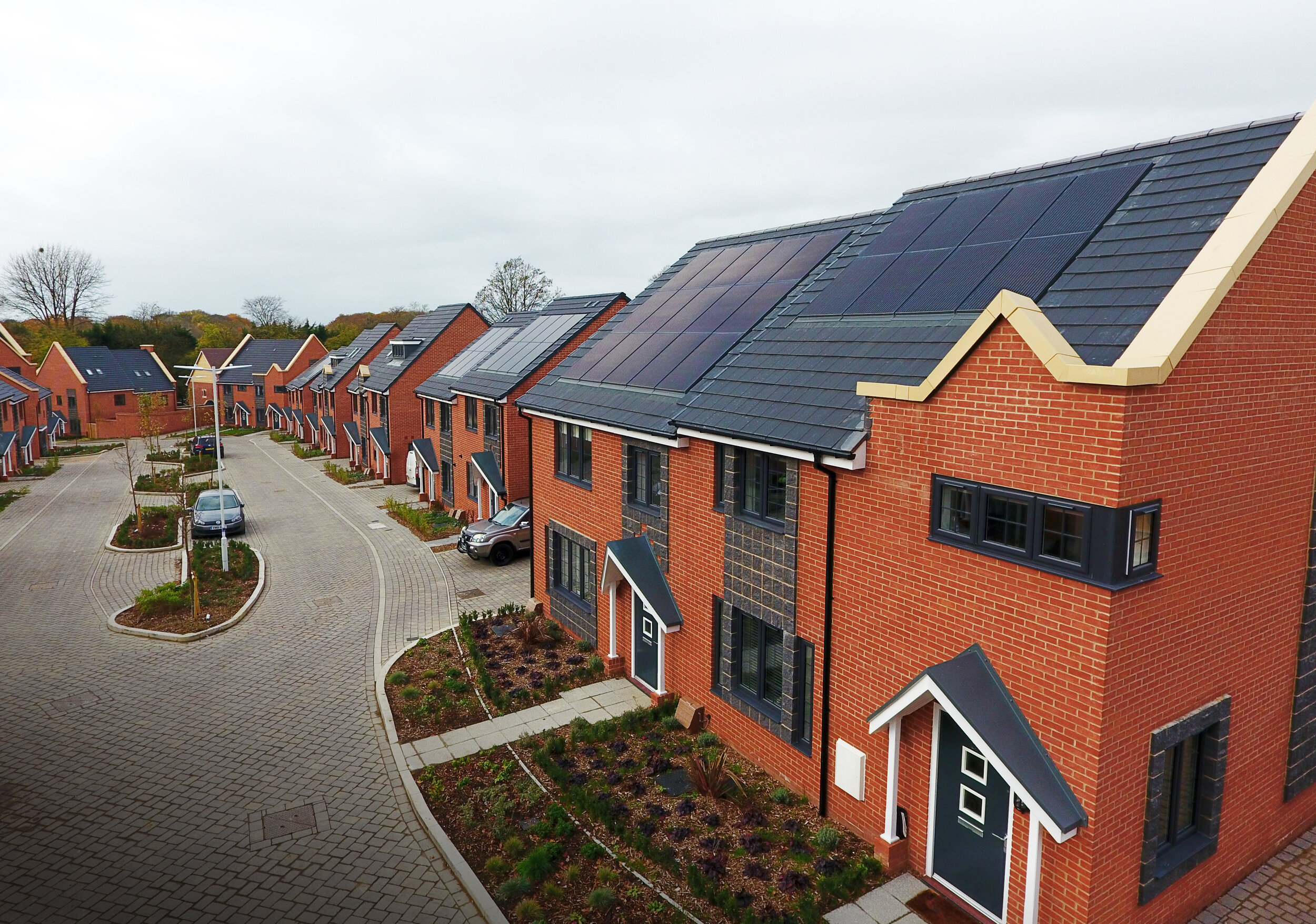 3079-TaylorWimpey-DawesHill-Photon(C)ViridianSolar.jpg