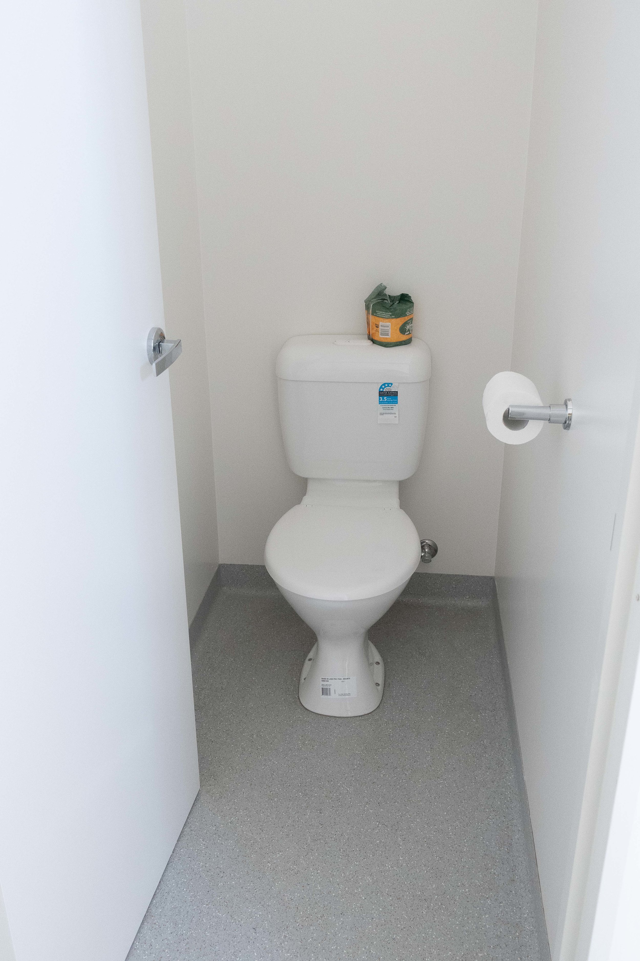 Toilets001.jpg