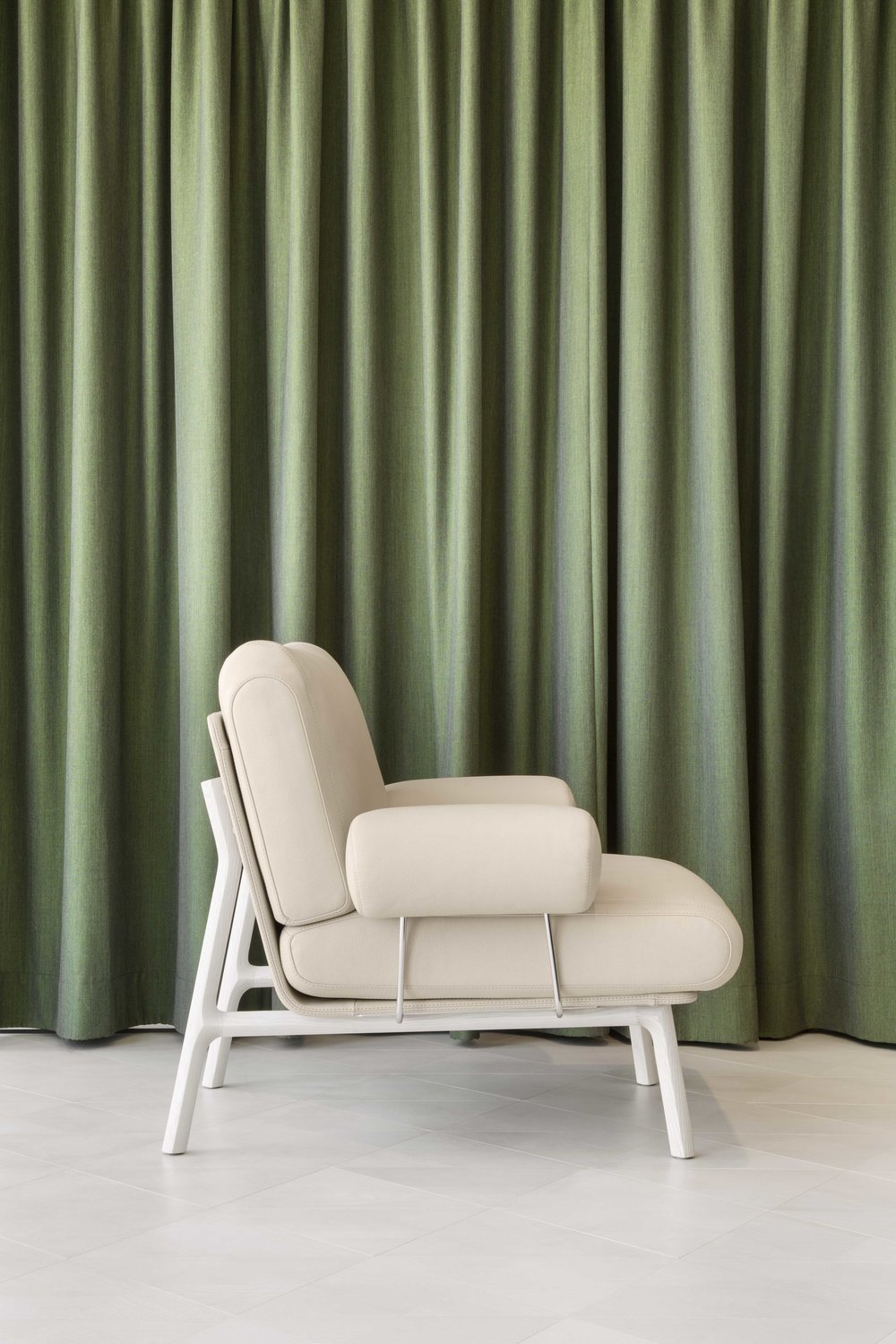 medeo-armchair_furniture-design_coordination-berlin_03.jpg