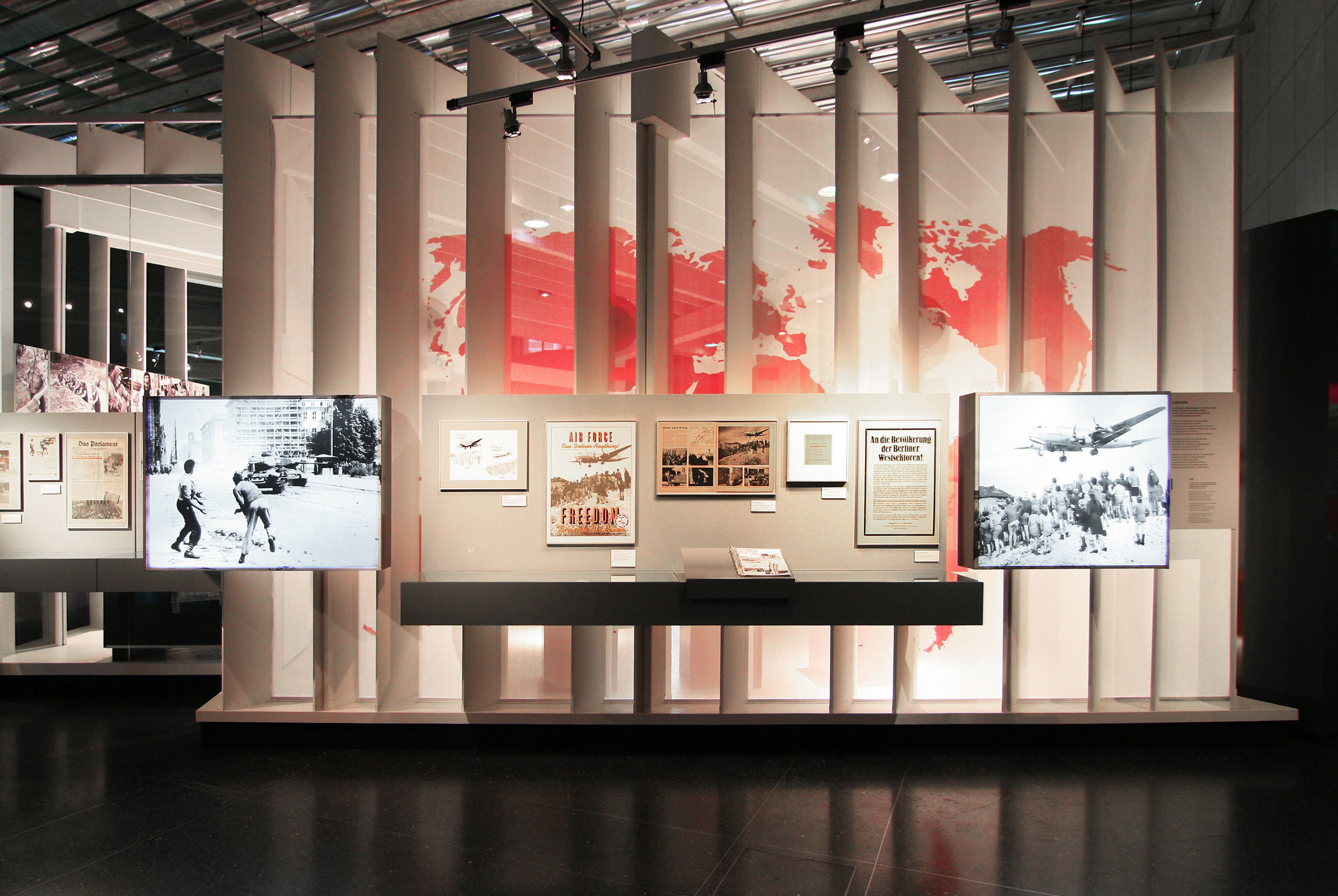 bilder-im-kopf_museum-exhibition-design_coordination-berlin_05.jpg