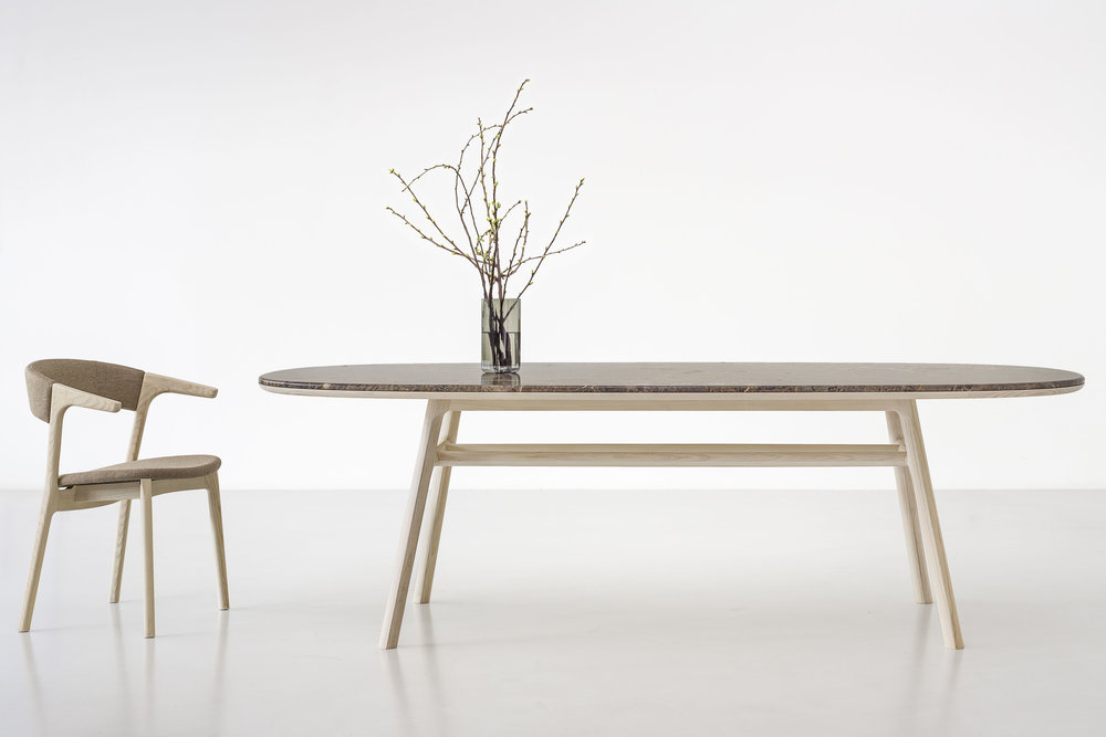 medeo-table_furniture-design_coordination-berlin_01.jpg