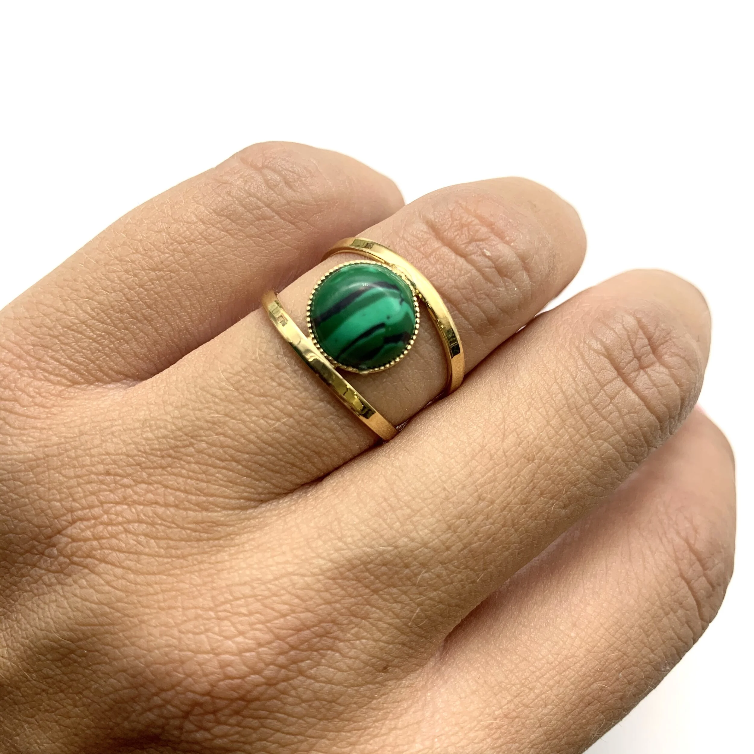 9D4B74AA-2CCB-4EAA-B17D-CFF7C6D4CCBF