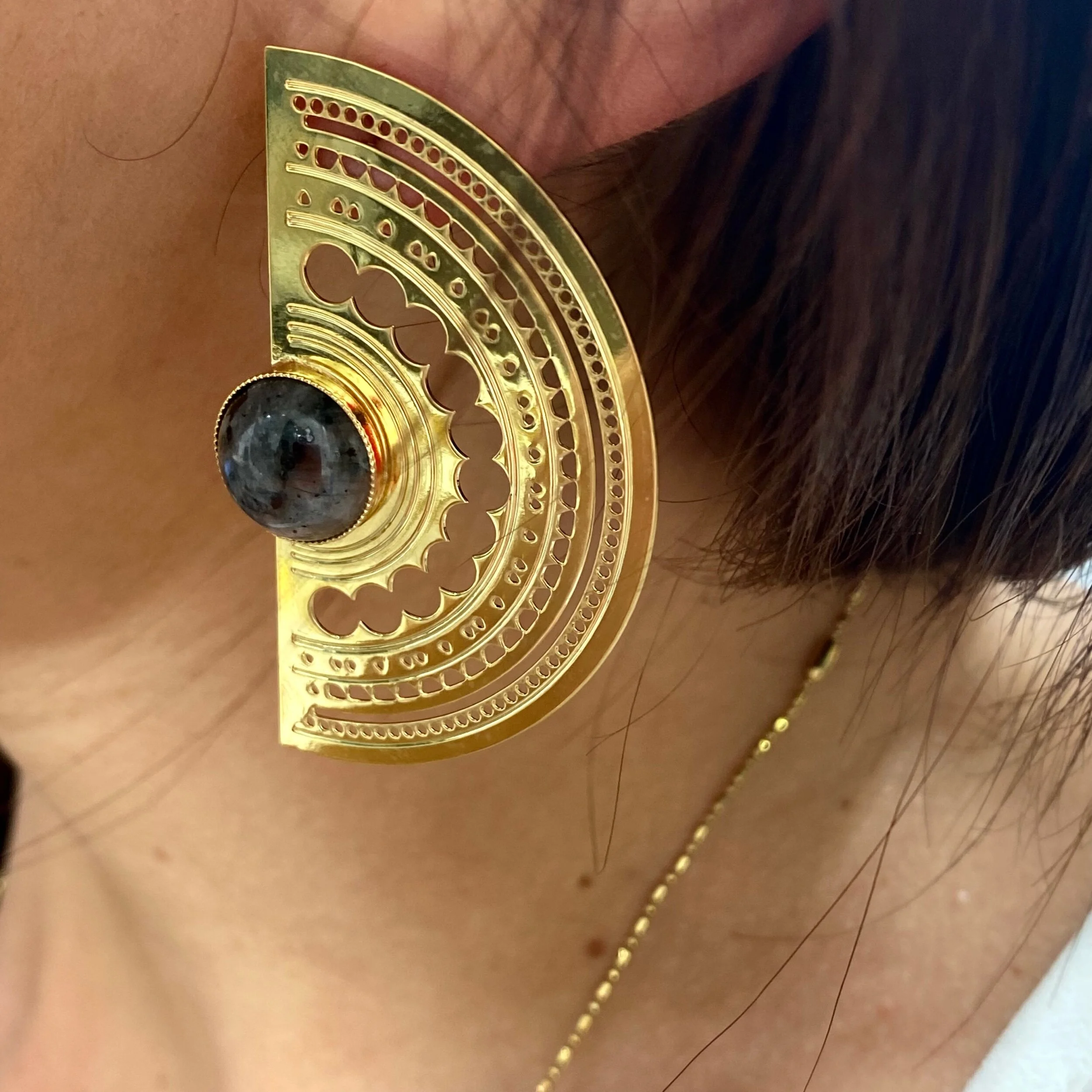 7F102D98-8E1E-4A84-ACC7-99CE8FF30A35