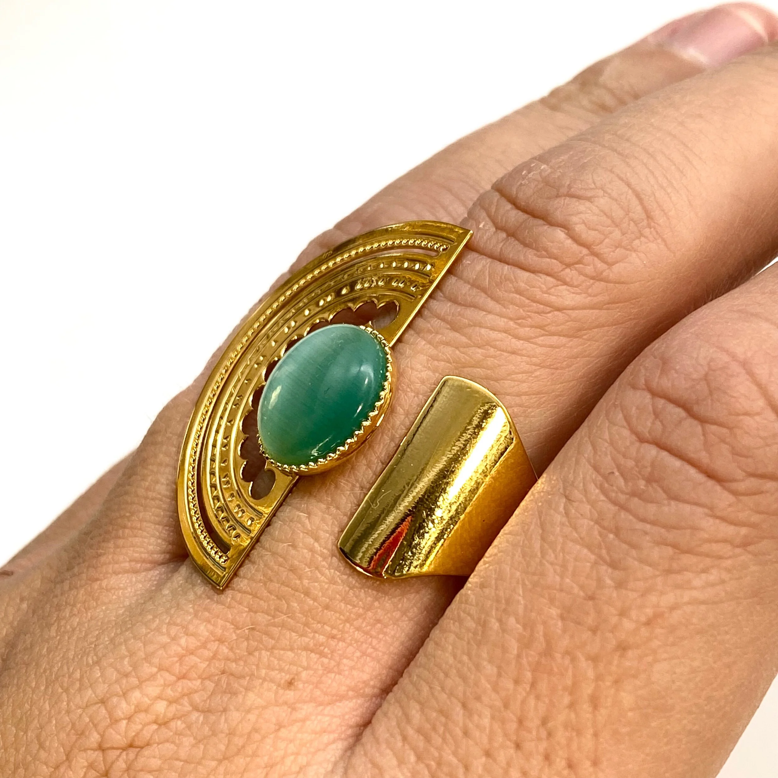 D6465B1A-0AC0-4A8A-9855-FF671F750310