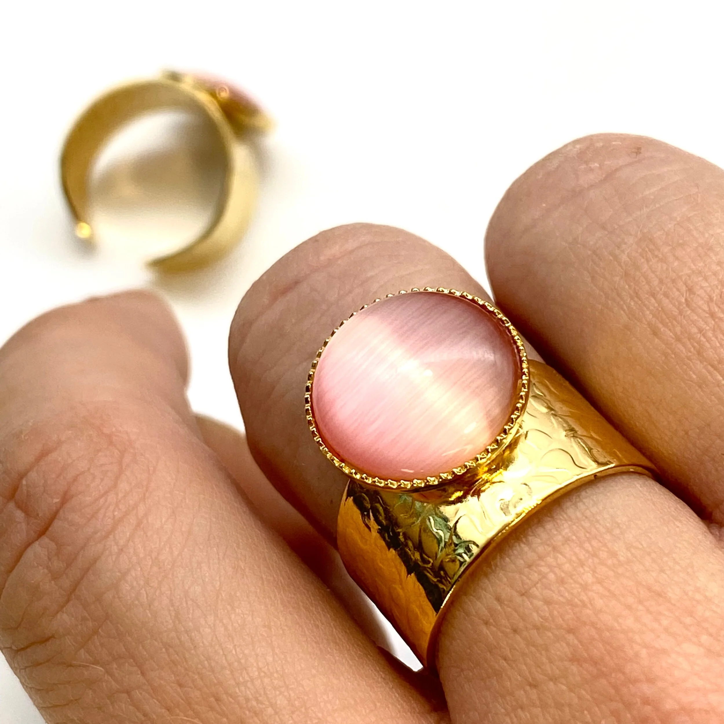 AE70FD14-975A-49EC-A42C-5493D2E6E069