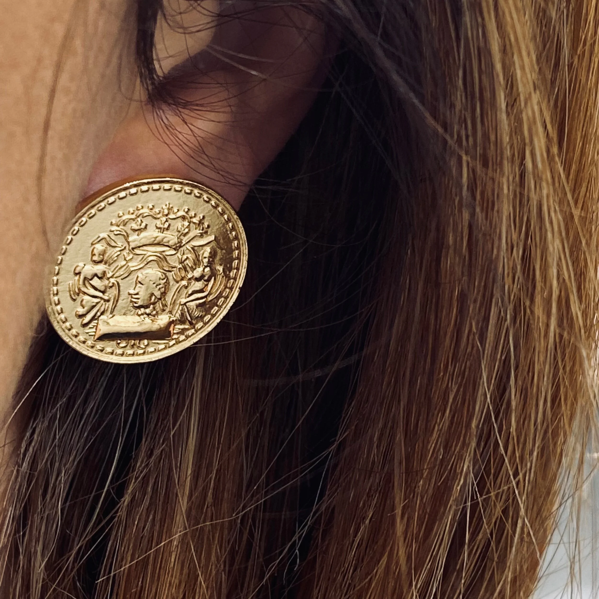 6F71749F-F6B8-46DC-9058-995C5ADEE9AF