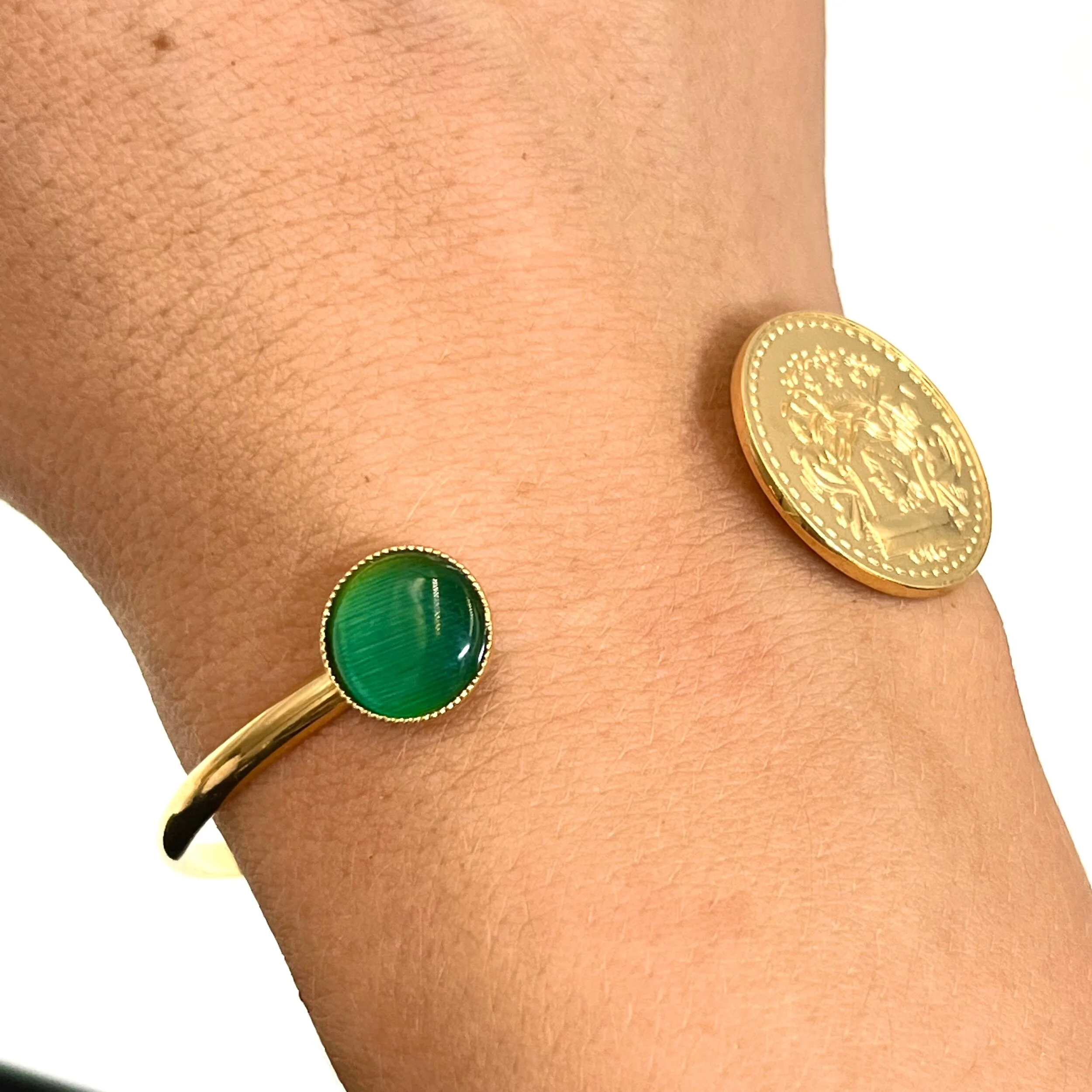 B038AEF7-B659-4986-B16F-B80158679D71