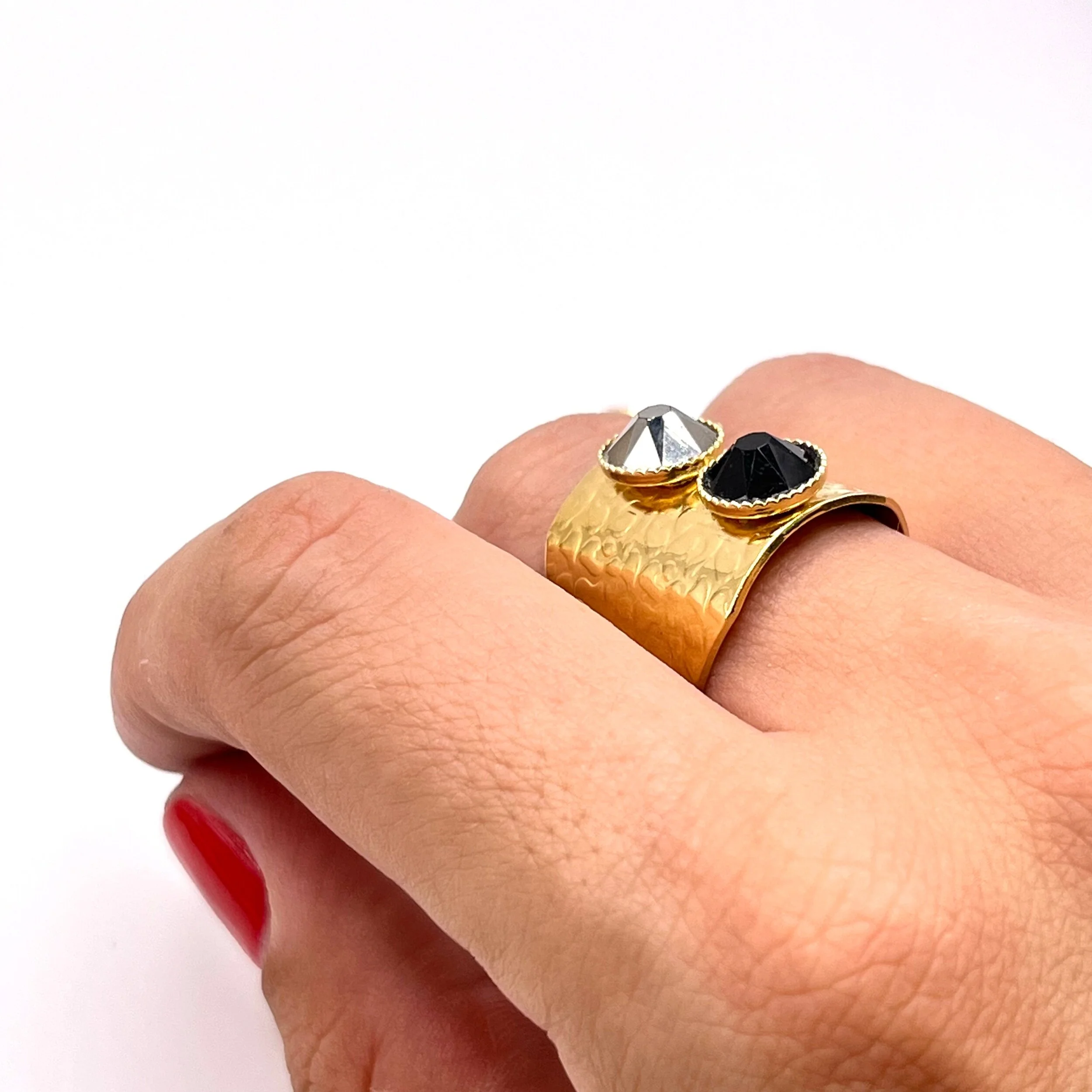 86B000C3-01C1-48C9-B103-9468C54CDDBE