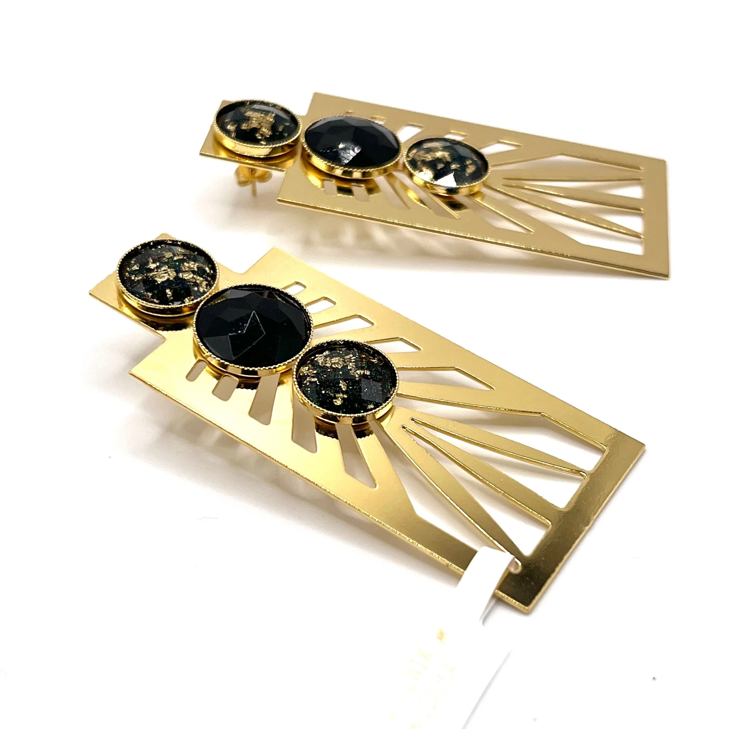 F658CD8E-605D-41C7-86F5-B1AB5EAF12D7