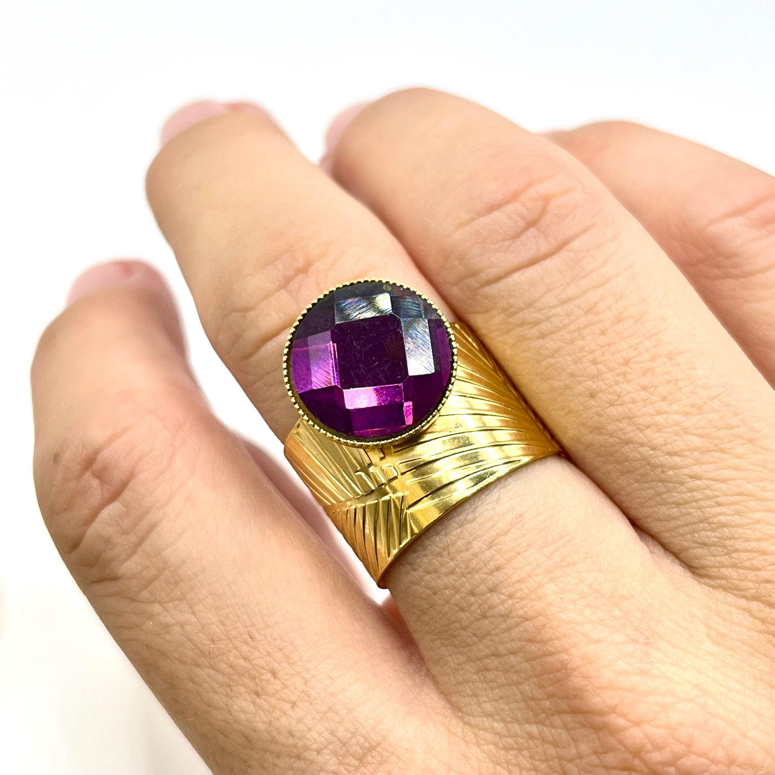 B8FA6967-CE7E-48D1-B722-A6D5B3906FBB