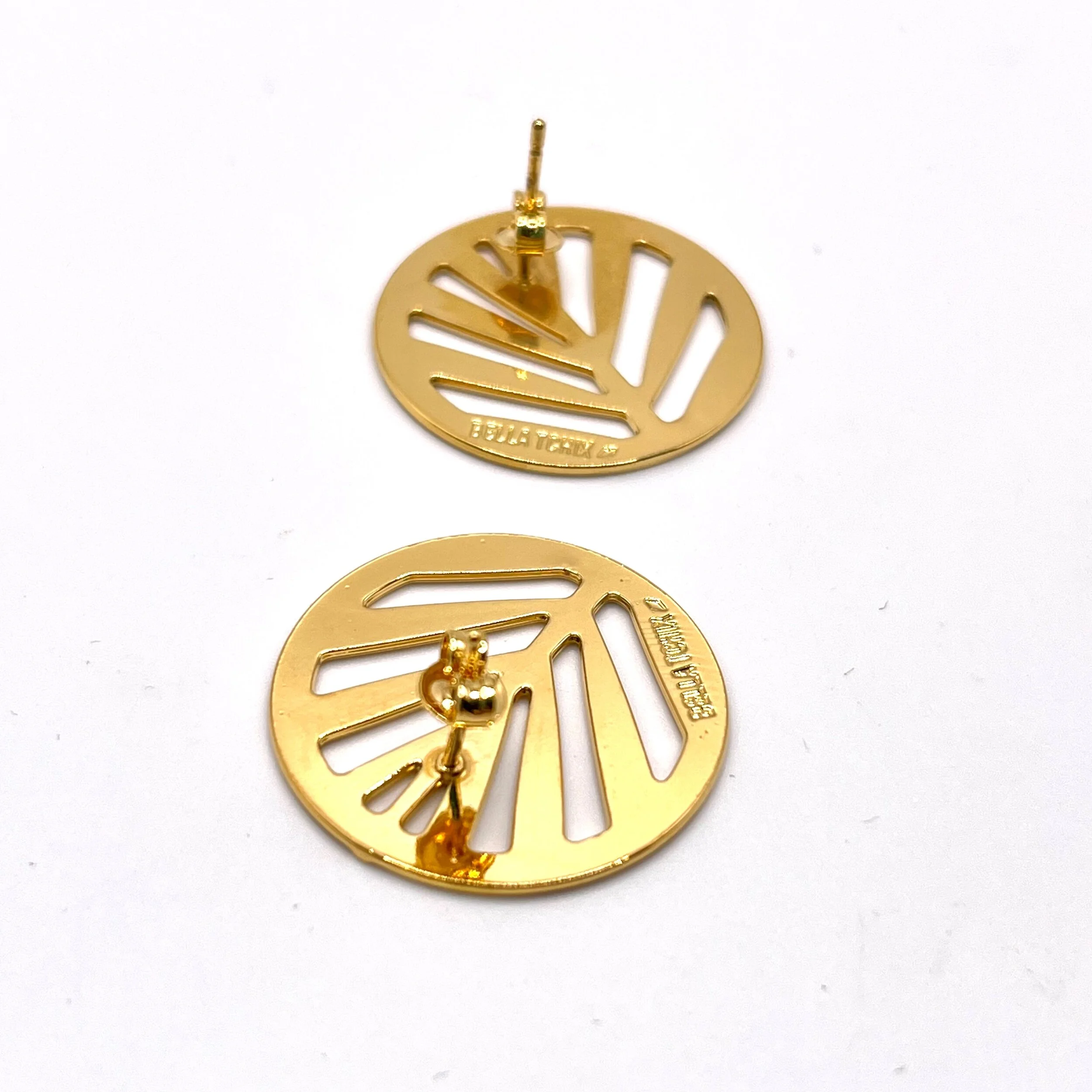 7D3764D9-9783-4249-B05A-6F206917074C