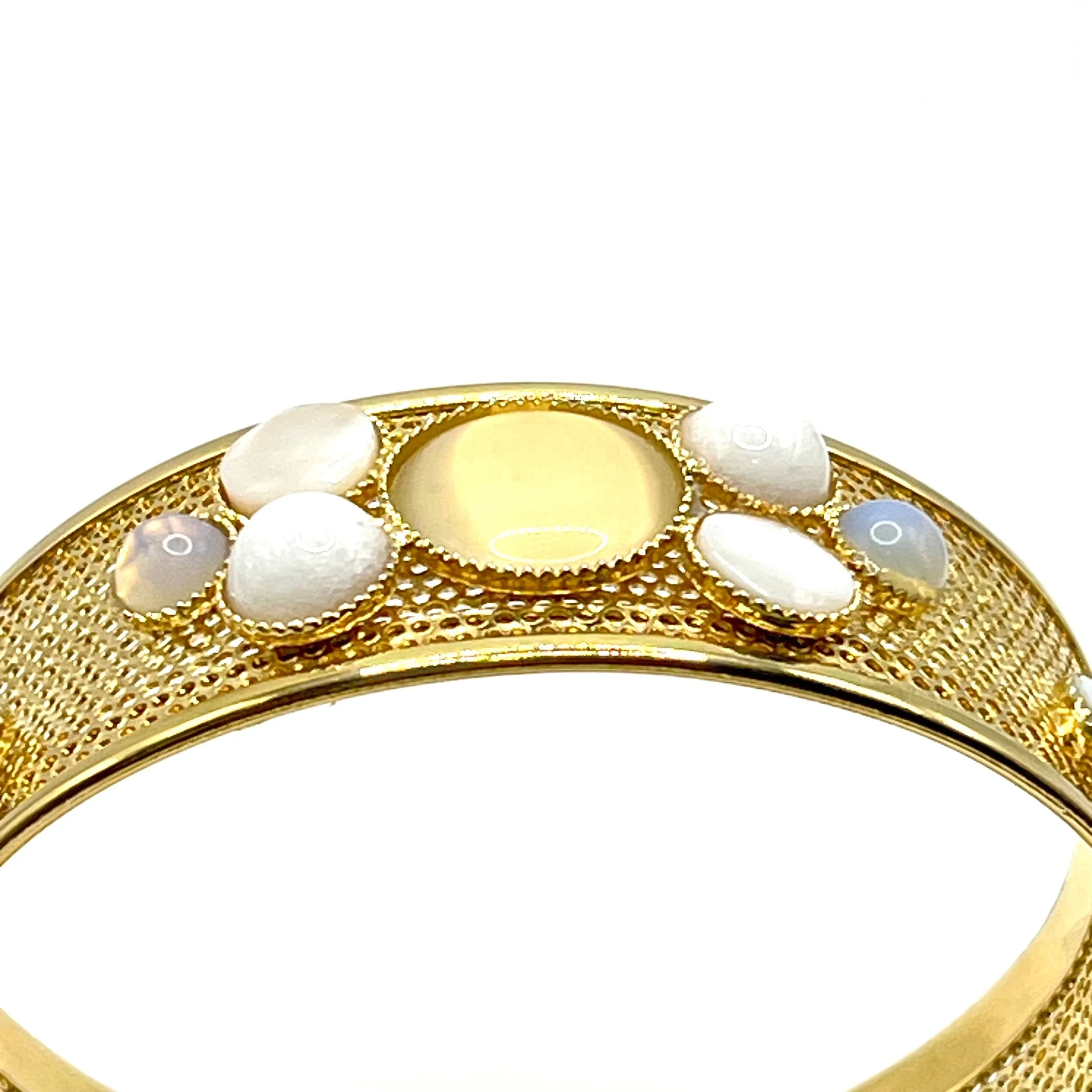 B5D84B01-031B-4AF6-88A3-9C2E2ED5DDD5