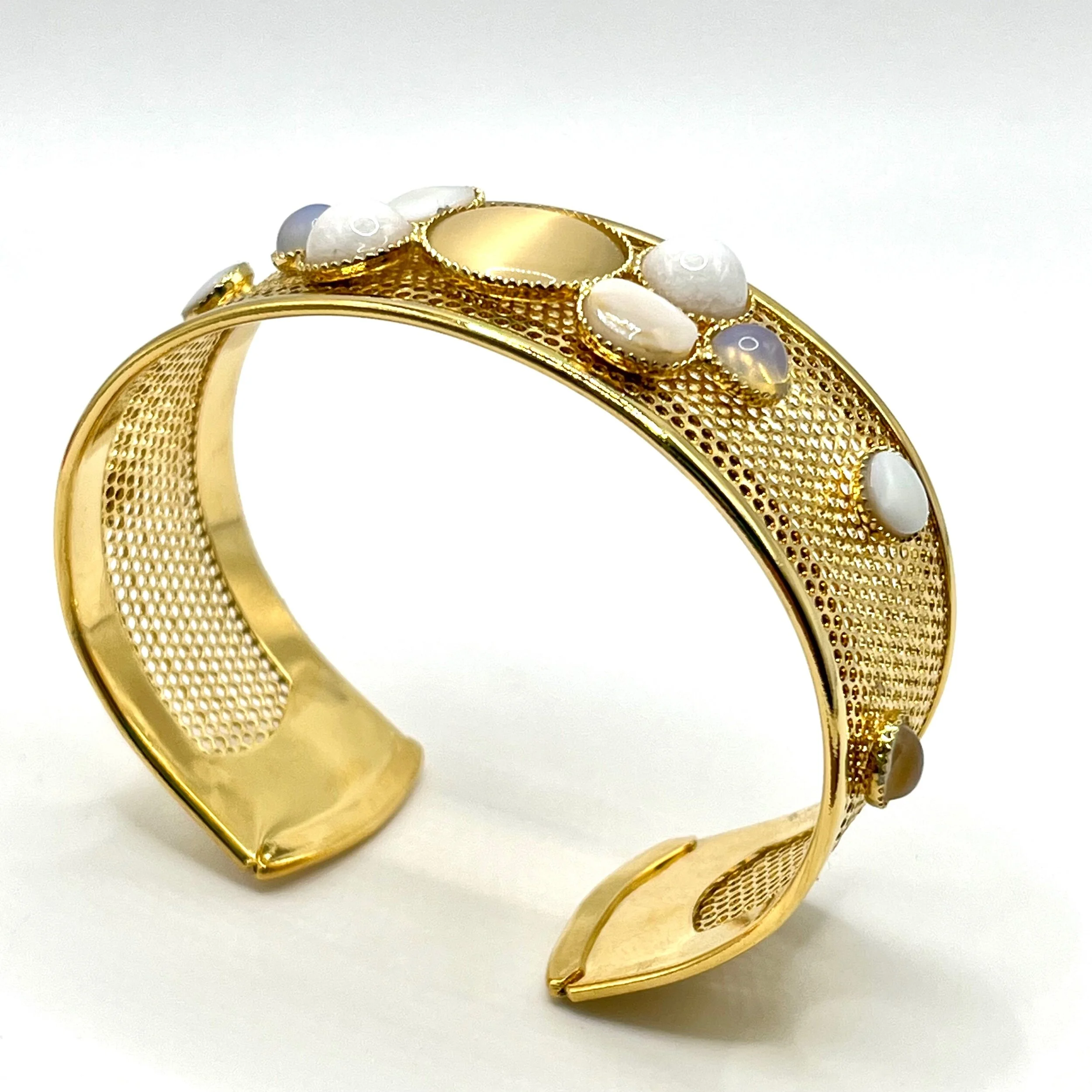 EDE918C0-72A0-4B5C-B1A6-89B1A631628B