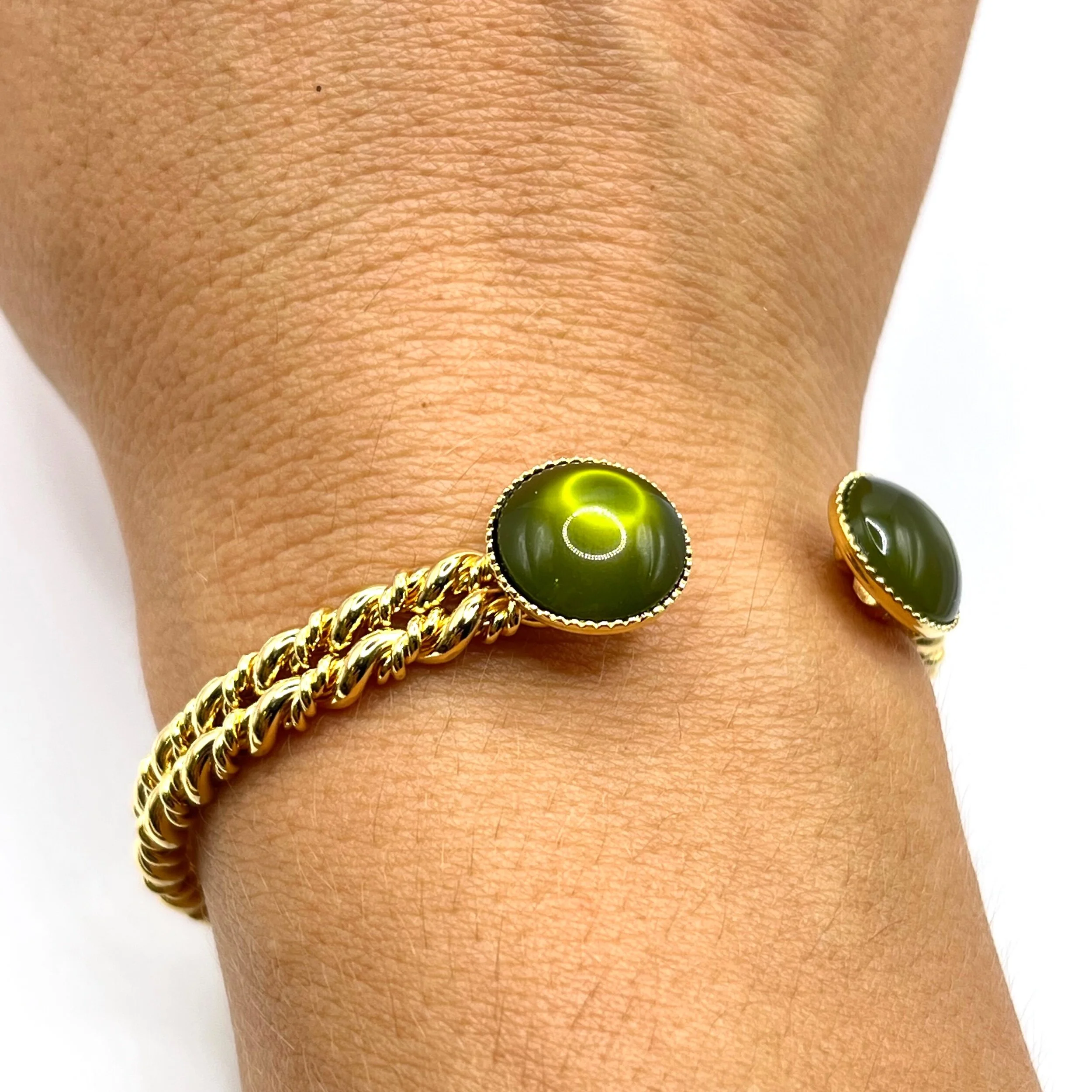 101AE734-5B18-445C-9AAA-BD2129D7A4D3