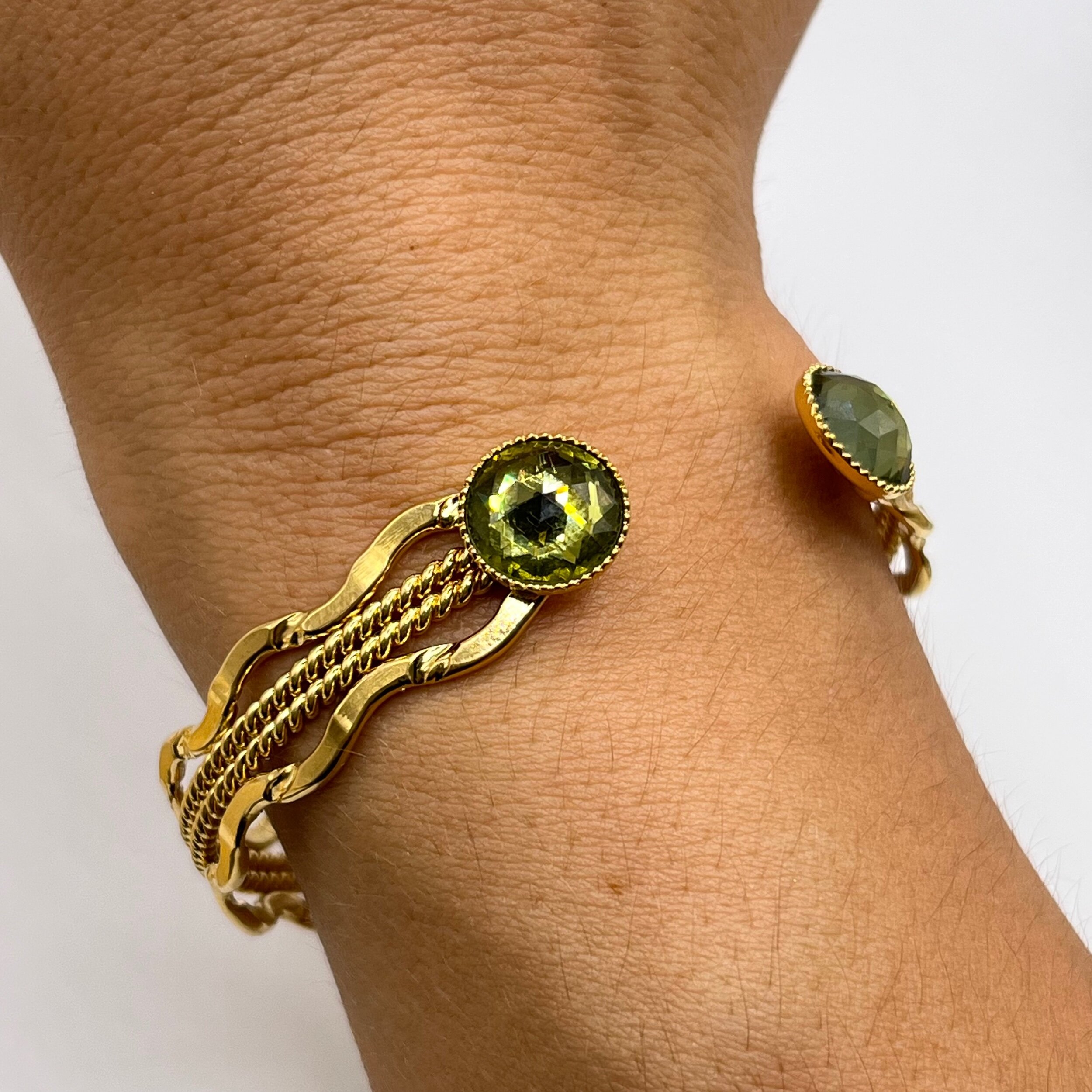 8ACF200E-79FF-4011-8059-1EAE28203326