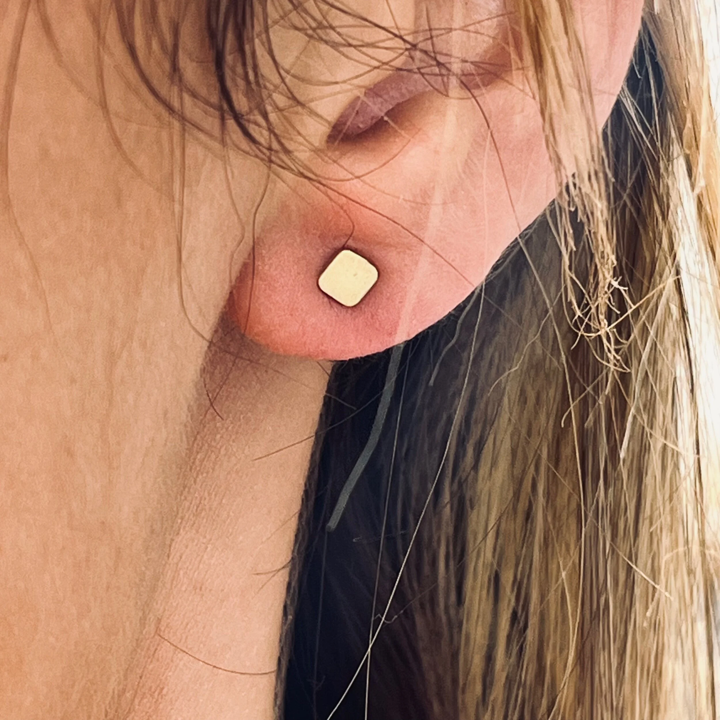 1D51E482-D5BE-4939-ADFA-FC6837557484